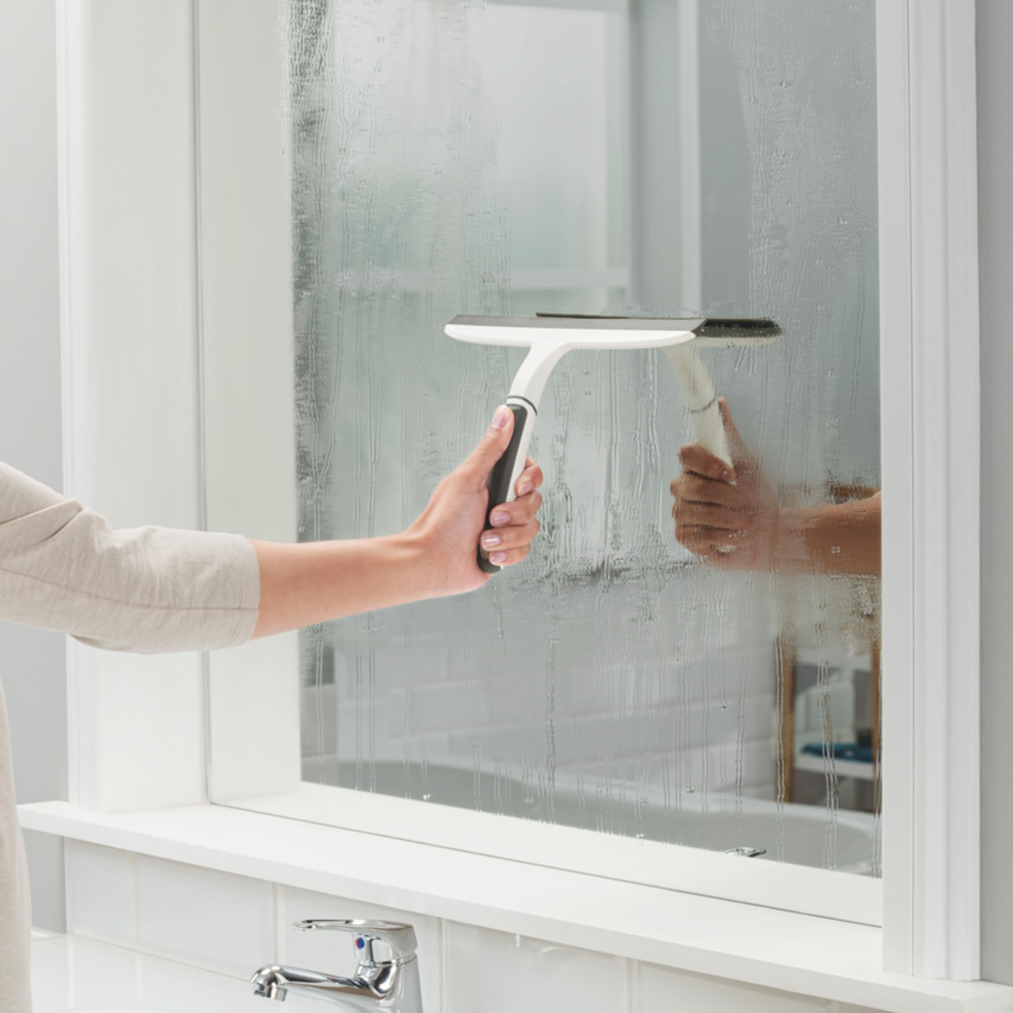 Scotch-Brite, All-Purpose 10 Inch Dual Blade Streak-Free Squeegee, Safe on Mirrors, Glass Shower Doors, Windows, Sinks and More