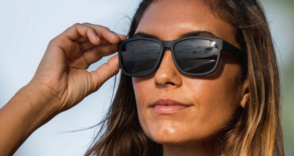 Tifosi Swank Sport Sunglasses - Tangle Free - Ideal For Cycling, Golf, Hiking, Pickleball, Running and Great Lifestyle Look