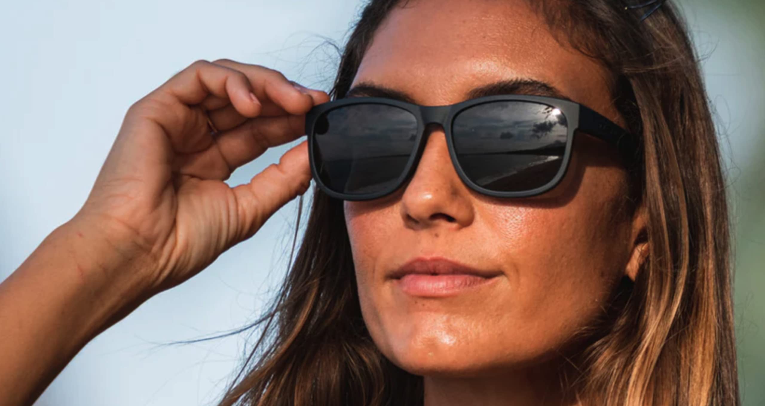 Tifosi Swank Sport Sunglasses - Tangle Free - Ideal For Cycling, Golf, Hiking, Pickleball, Running and Great Lifestyle Look