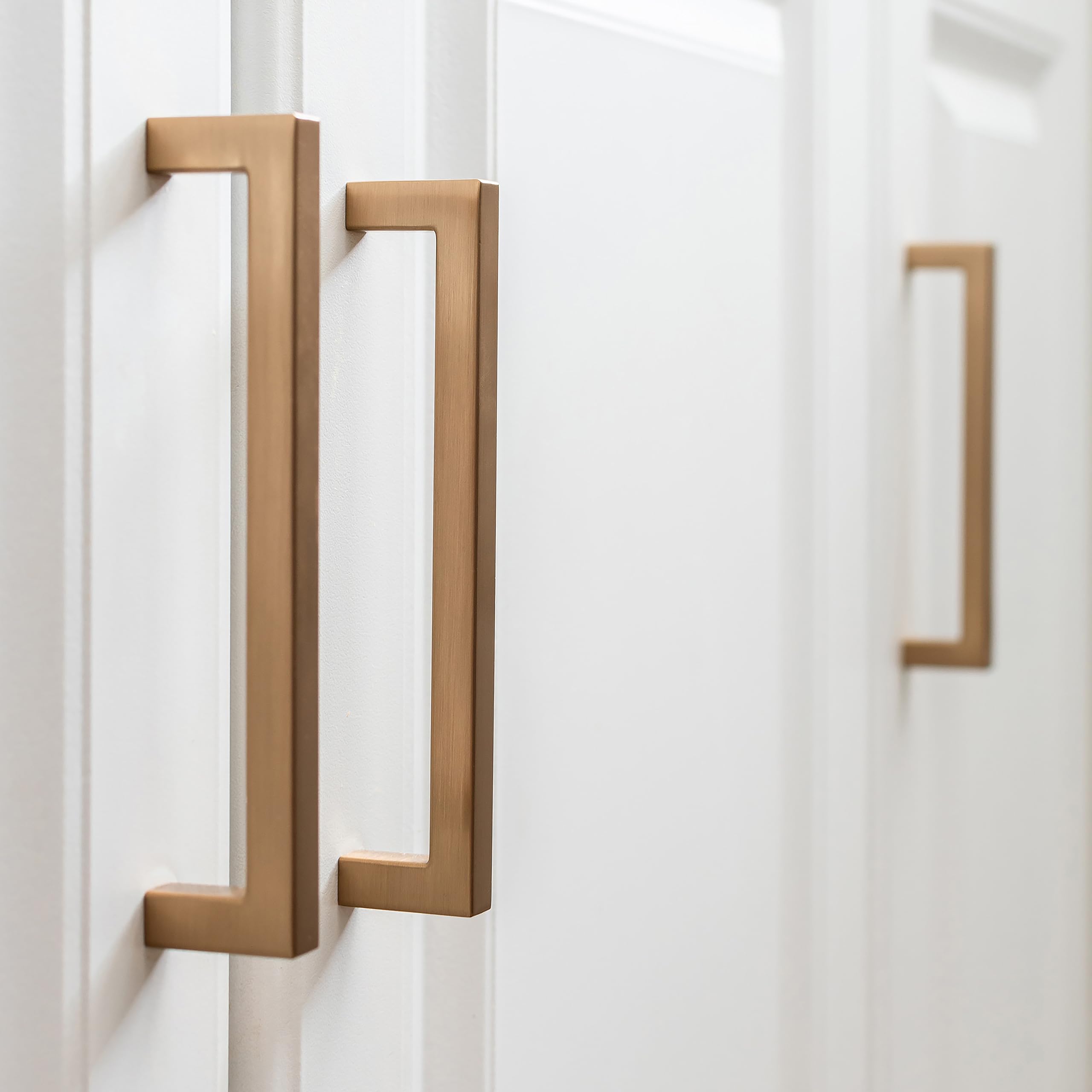 Hickory Hardware Solid Core Kitchen Cabinet Pulls, Luxury Cabinet Handles, Hardware for Doors & Dresser Drawers, 3 Inch Hole Center, Brushed Golden Brass, Skylight Collection (Pack of 1)