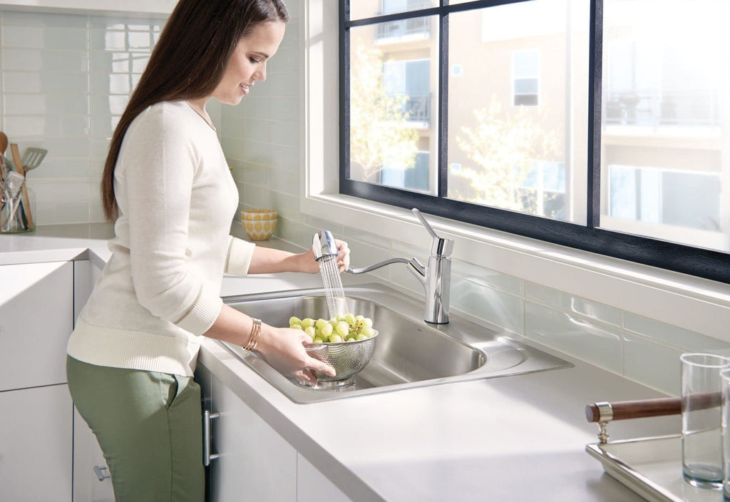 Moen Chrome Method One-Handle Pullout Modern Kitchen Faucet with Power Clean, 7585C
