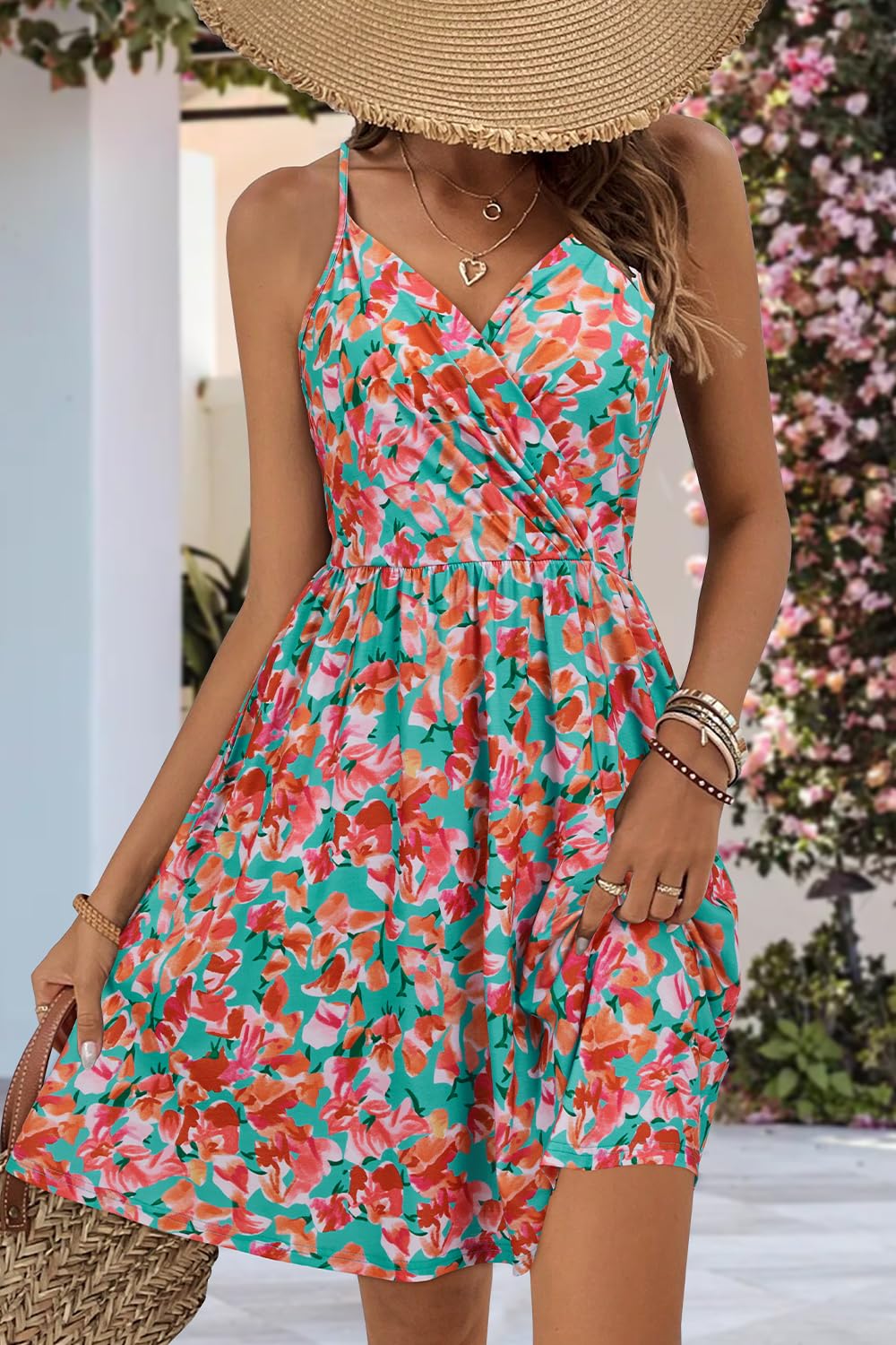 Newshows Women's Summer Dress 2025 Spaghetti Strap Sleeveless V Neck Casual Swing Sundress with Pockets