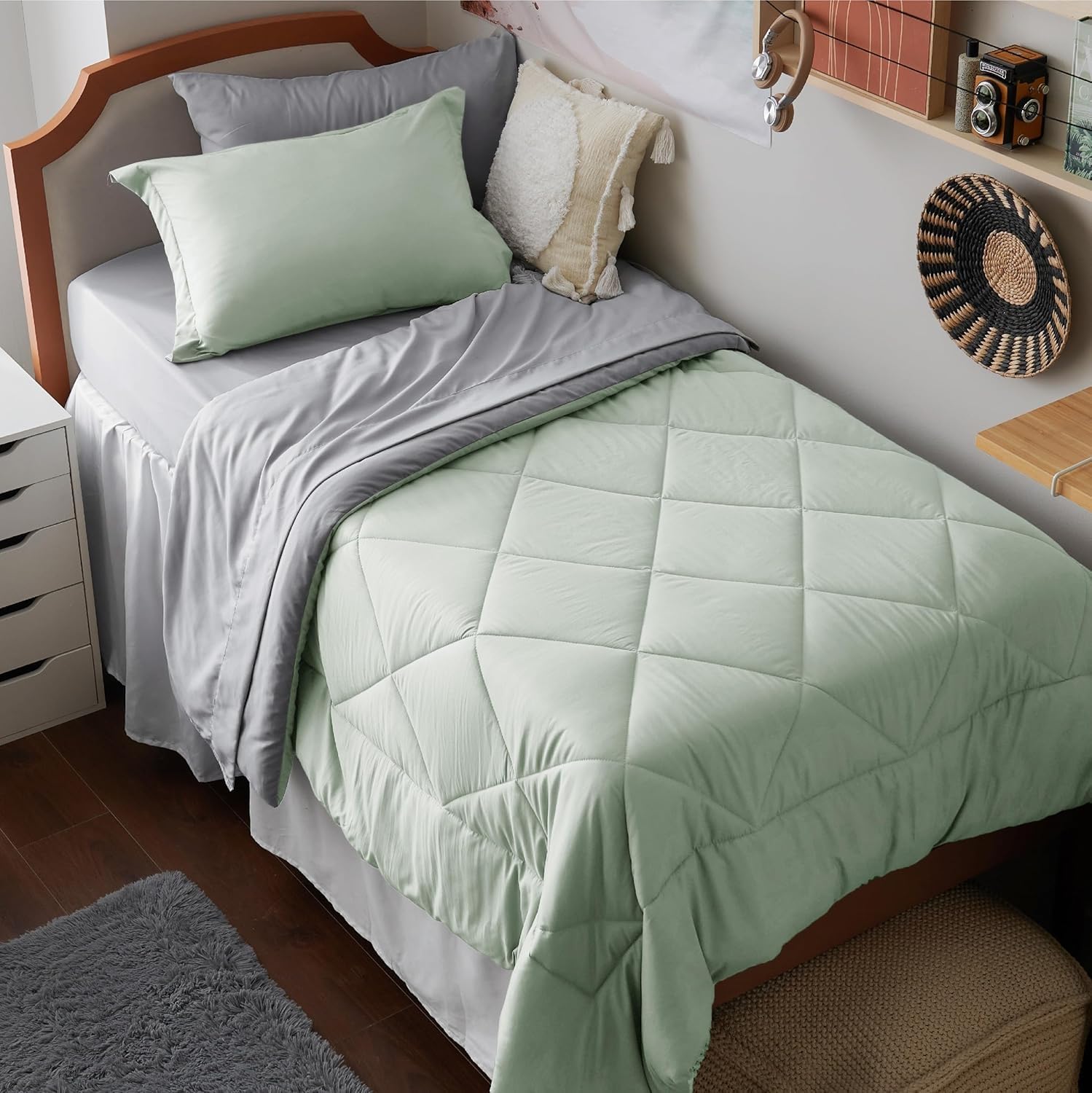 Bedsure Twin Comforter Set - 5 Pieces Reversible Grey Bedding, Twin Size Bed Set for All Seasons, Bed in a Bag with Down Alternative Comforter, Sheets, Pillowcase & Sham