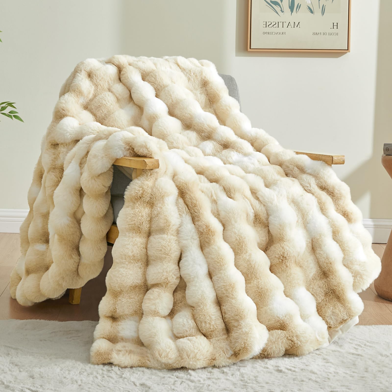 BEDELITE Faux Fur Throw Blanket, Soft Cozy Plush Dark Grey Bubble Blanket for Couch Sofa Bedroom Living Room Decor - 870GSM Thick Warm Fuzzy Fluffy Faux Rabbit Fur Blanket, 50x60 Inches