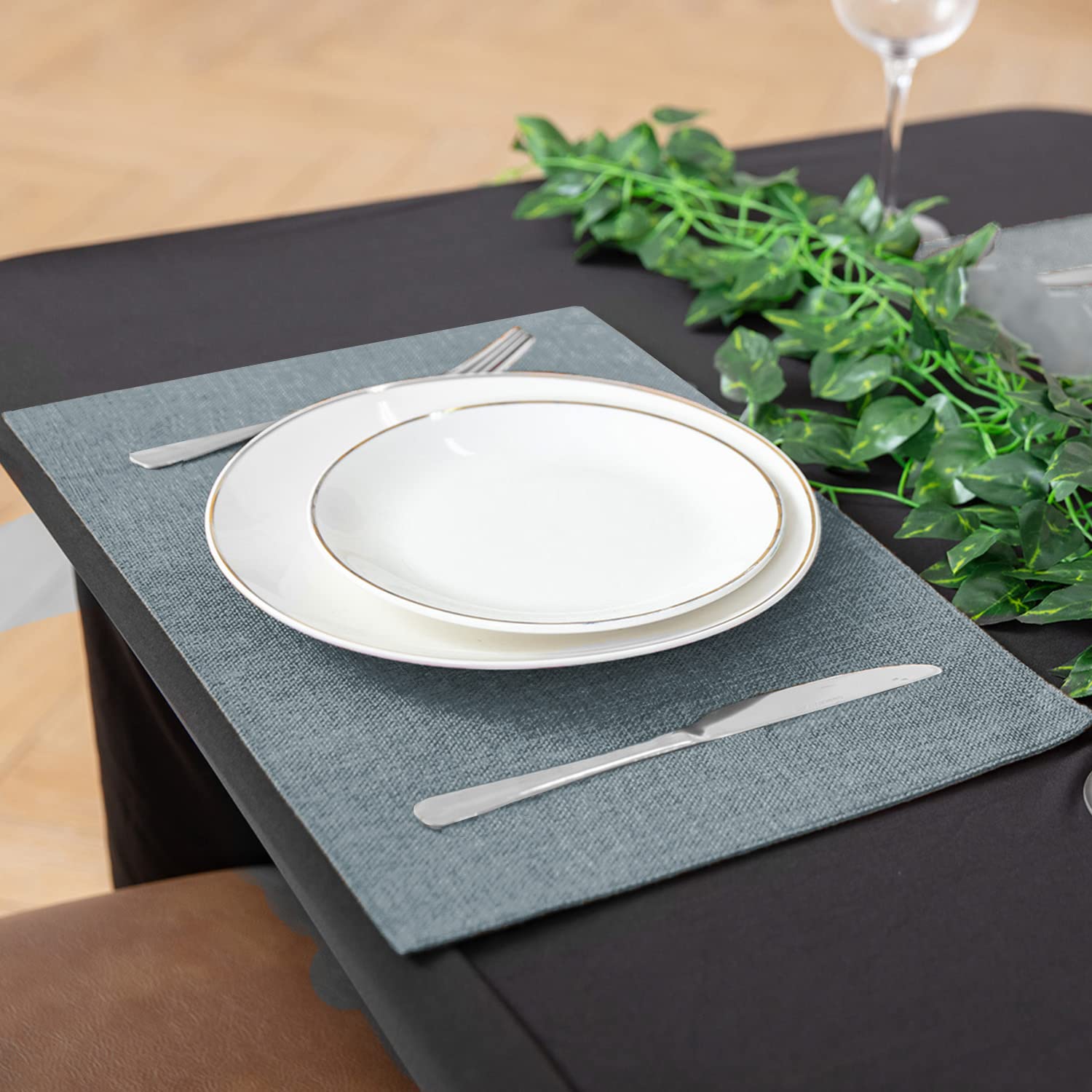 Cloth Placemats Set of 8, Linen Type Fabric Placemats Machine Washable Heat Resistant Placemats Wrinkle Free Thick Polyester Kitchen Place Mats for Dining Table (Beige)