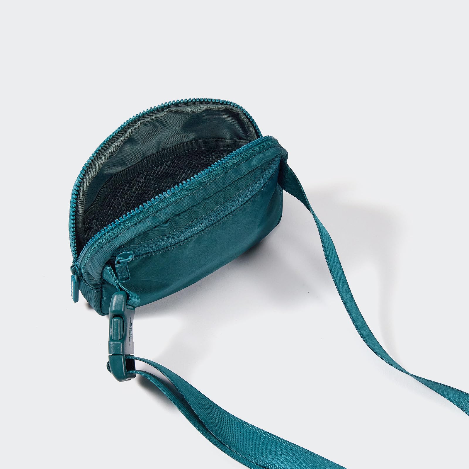 Pander Two Way Zipper Fanny Pack Nylon Everywhere Belt Bag for Women, Water Repellent Waist Packs, Crossbody Bags with Adjustable Strap (Black).