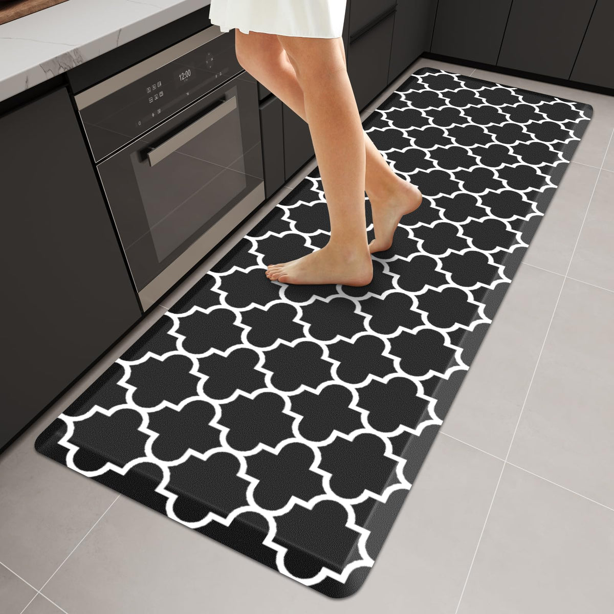 WISELIFE Anti-Fatigue Cushioned Kitchen Mat / Rug ,17.3"x 28",Non Slip Heavy Duty PVC Ergonomic Waterproof Comfort Rugs for Floor Home, Office, Sink, Laundry,Black