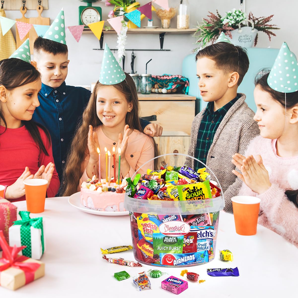 Bulk Candy Variety Pack - 2 Pound Care Package Assorted Basket, Snack Food Gift, Office Assortment Gift for Birthday Party, Kids, College Students & Adults (Pack of 1))