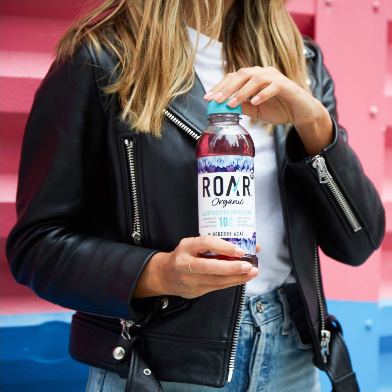 ROAR Complete Hydration Organic - Electrolyte Drinks Loaded with Vitamins C, B5, B12 - Non-GMO, Gluten-Free - Strawberry Lemonade - 12 pc