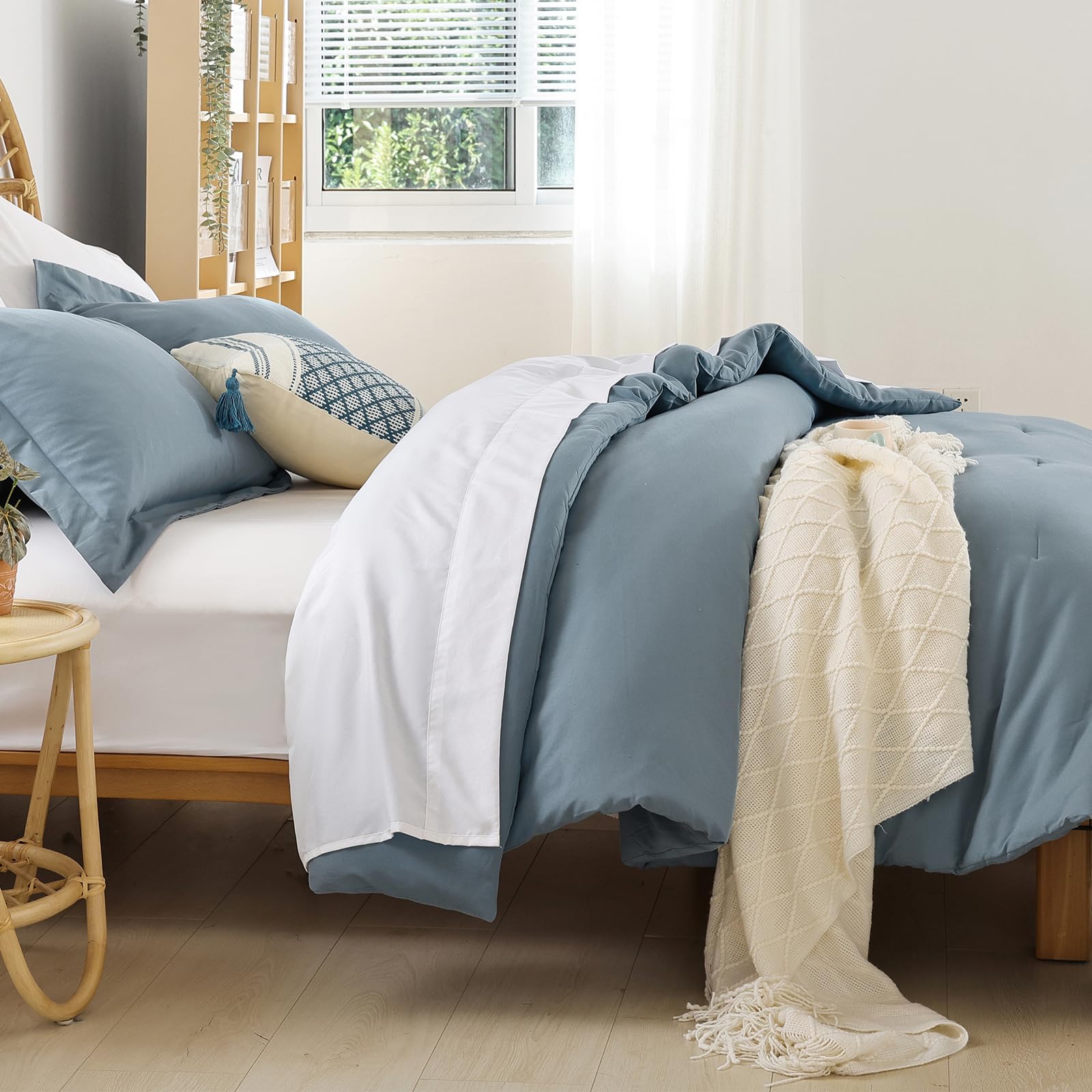 weigelia Twin Comforter Set 5 Pieces Beige Bed in A Bag Soft Queen Bedding Set Lightweight Comforter Set for Women and Men（Comforters, Flat & Fitted Sheets, Pillowcases & Shams）