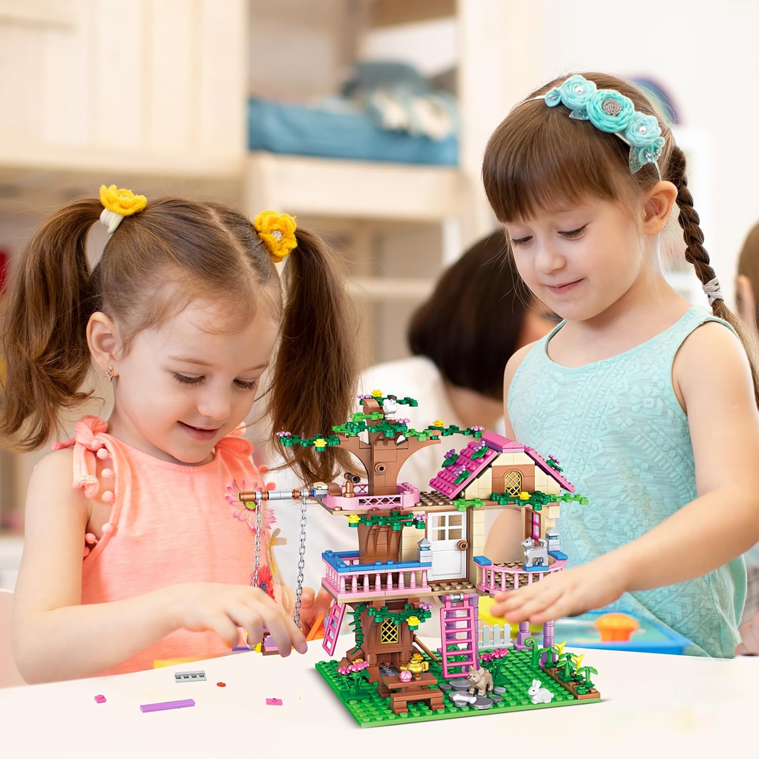 HSANHE Tree House Building Set Compatible with Friends, 504 PCS Forest House Building Kit Birthday Gift for Kids Girls Boys Age 6-12 Years（7652）