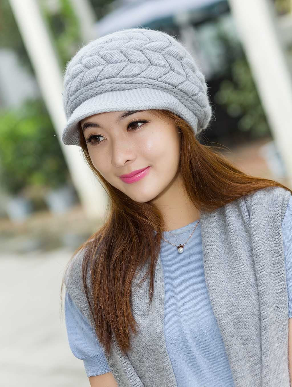 Women Winter Warm Knit Hat Wool Snow Ski Caps with Visor