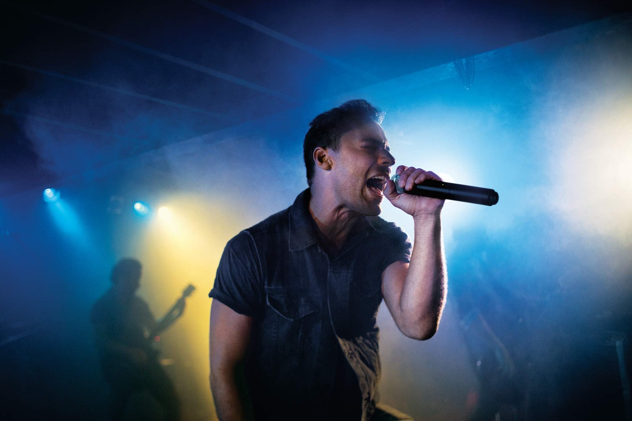 Shure BLX24/SM58 Wireless Microphone System - 14-Hour Battery Life, 300 ft Range, UHF | Includes SM58 Handheld Vocal Mic, Single Channel Receiver | H9 Band (BLX24/SM58-H9)
