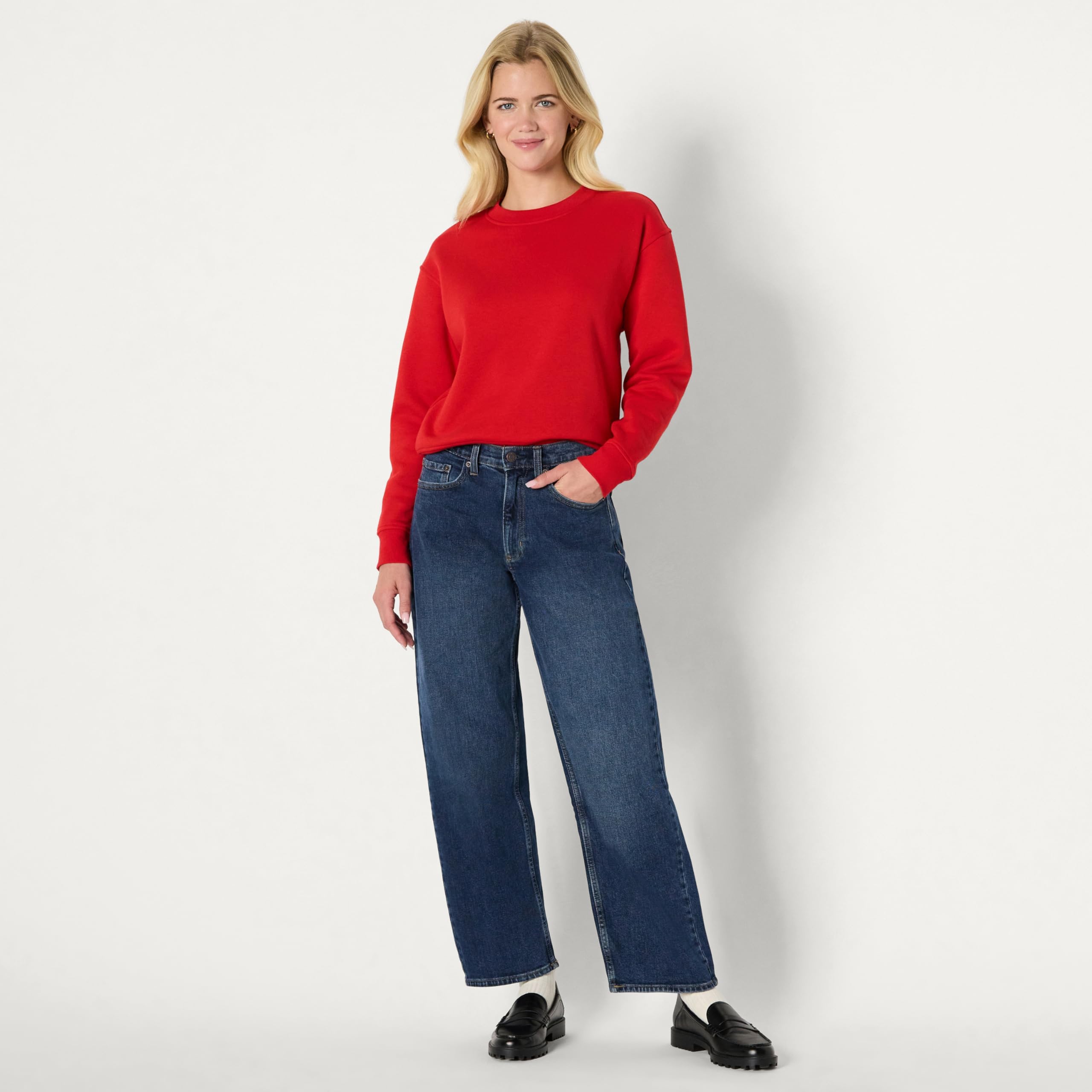 Amazon Essentials x Sofia Grainge Women's Relaxed Fit Boxy Drop Shoulder Crewneck Sweatshirt