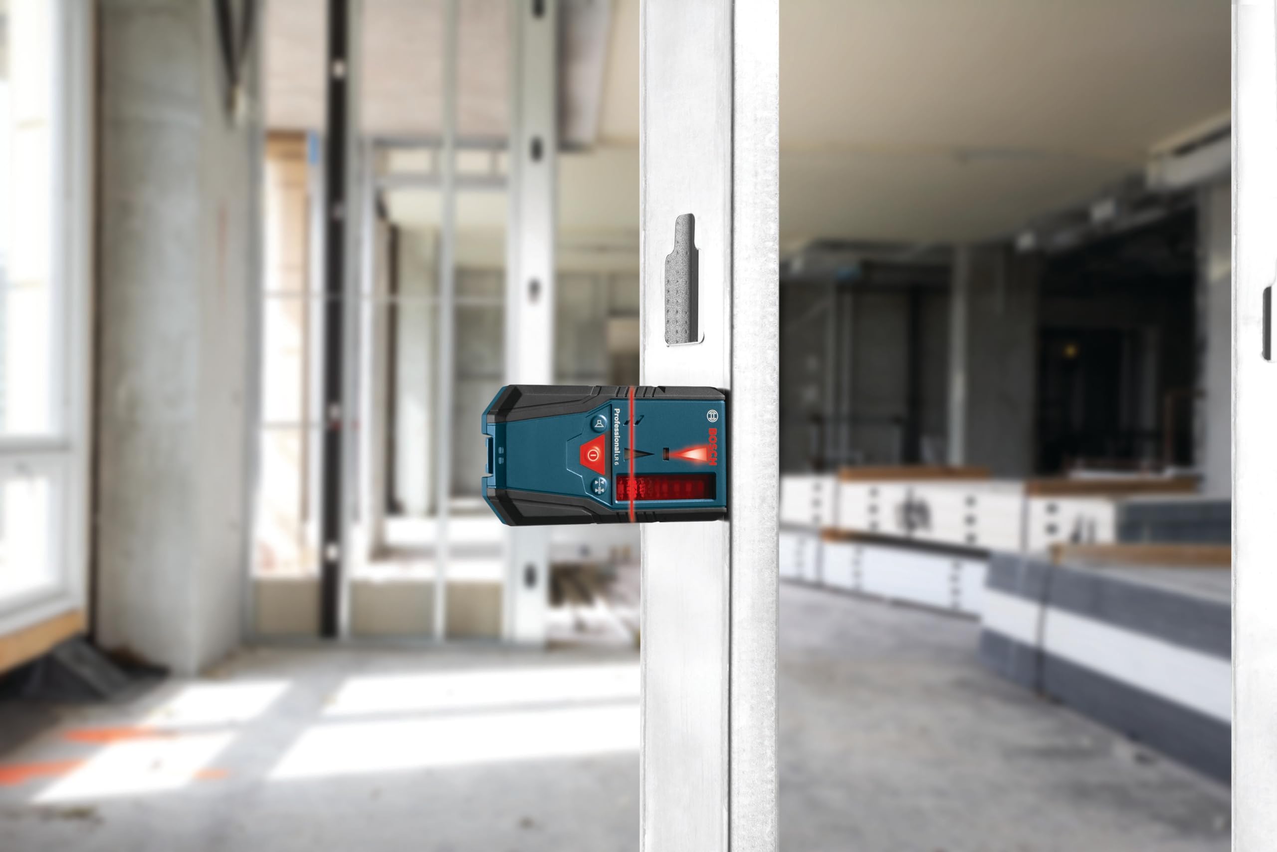 BOSCH LR1 500 Ft Green-Beam Rotary Laser Receiver, Includes Mounting Bracket & 9V Battery
