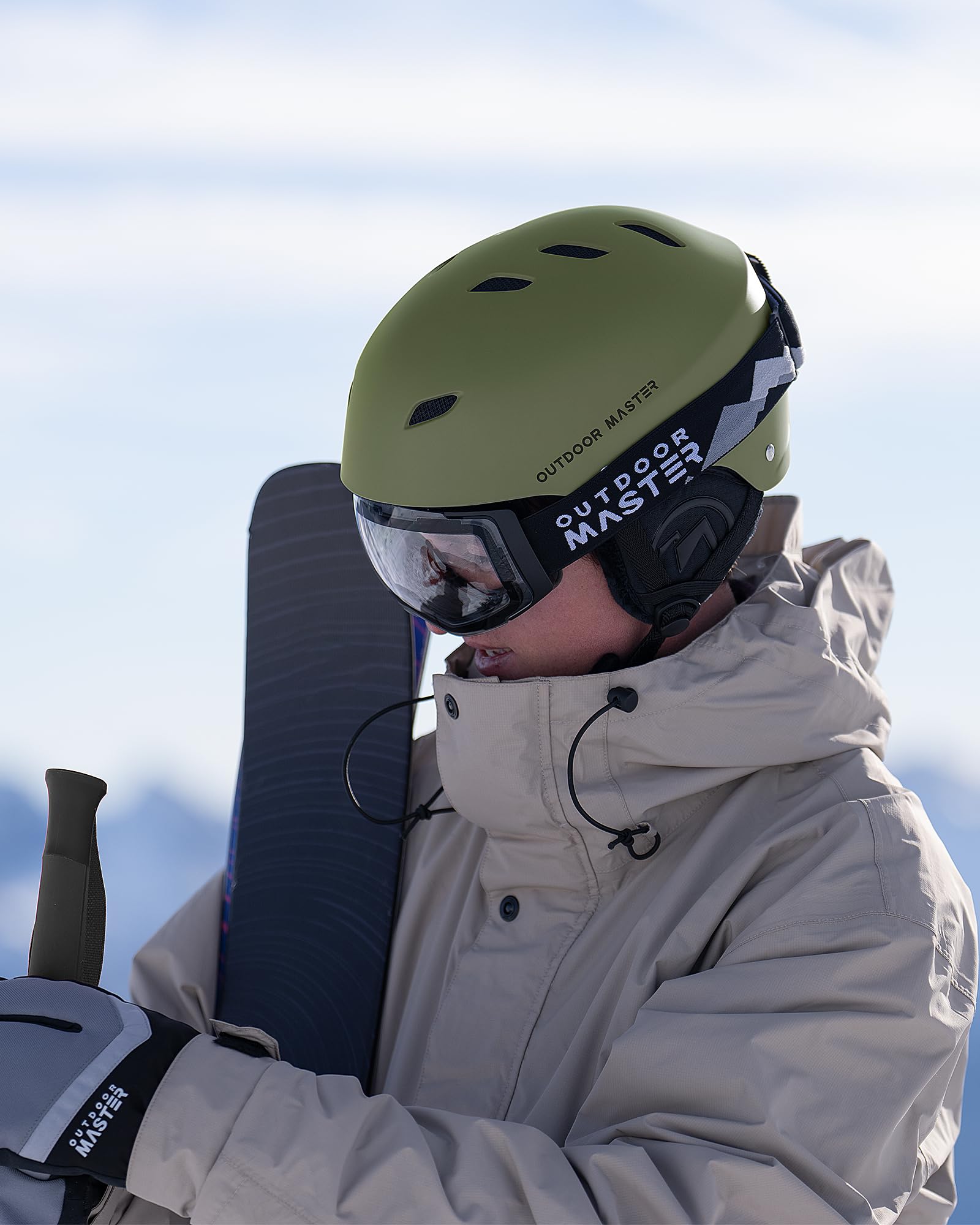 OutdoorMaster Kelvin Ski Helmet - Snowboard Helmet for Men, Women & Youth