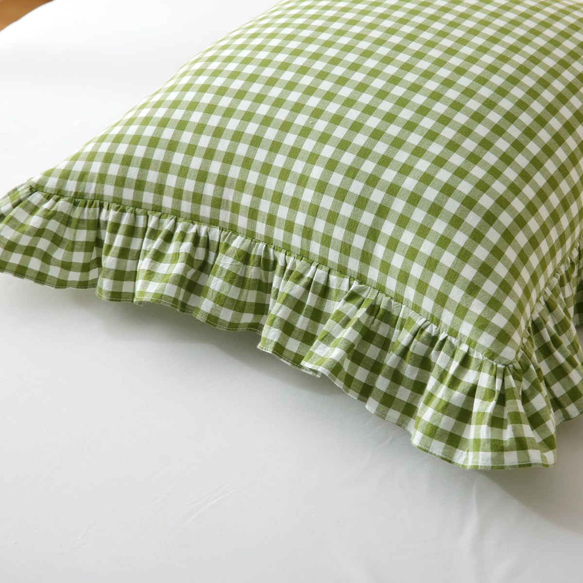 Silnuo Green/White Plaid Ruffled Queen Size Pillow Shams Set of 2,Washed Cotton Shabby Checkered Gingham Farmhouse Bed Pillow Covers 20"x30"