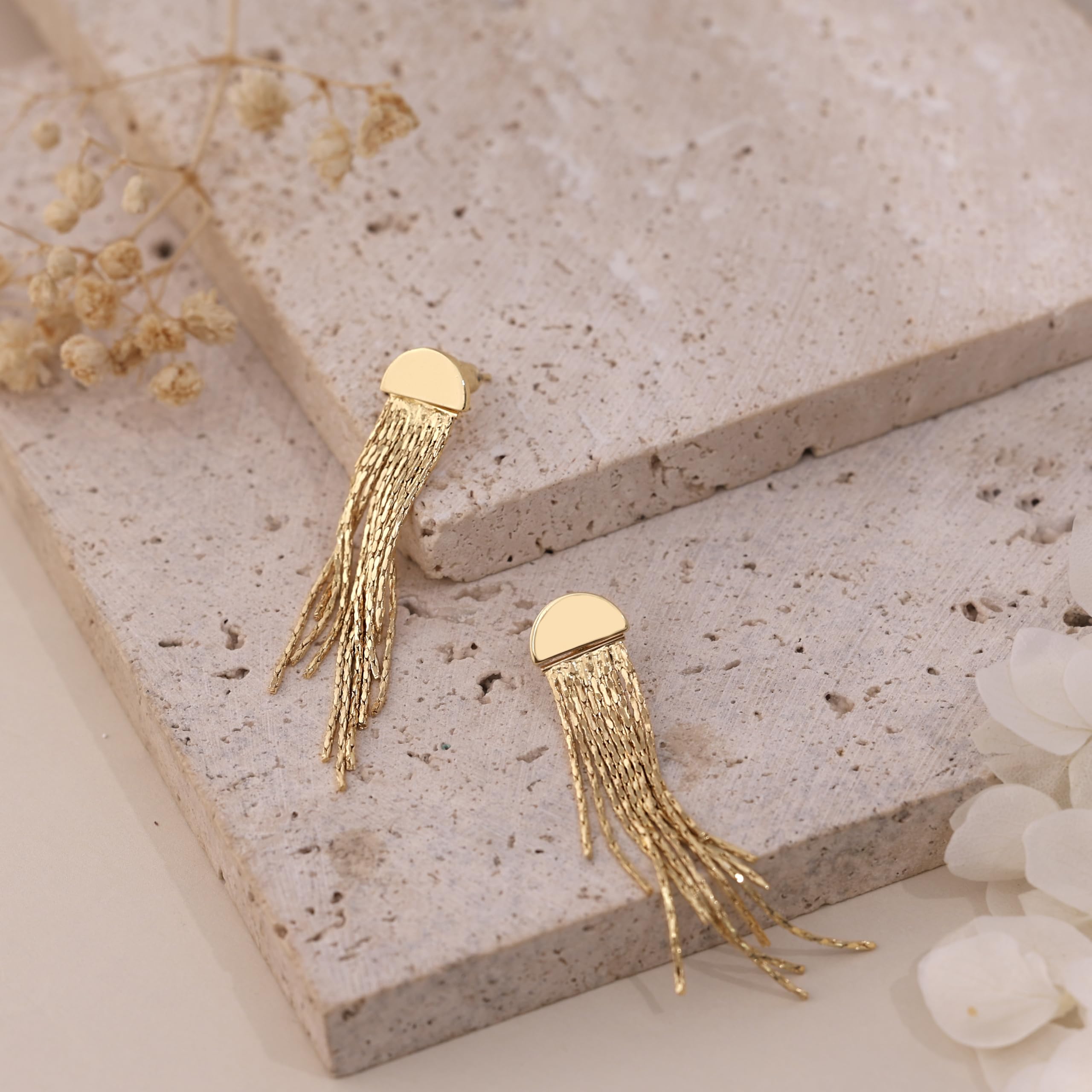 Gold Earrings for Women, 14K Gold Plated Tassel Dangle Earrings for Women Trendy Hypoallergenic Long Chain Earring Dainty Pearl Drop Earrings Elegant Wedding Earring Fashion Jewelry for Womens