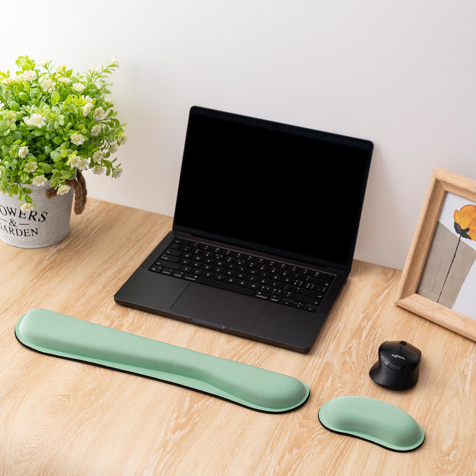 Hoewina Keyboard Wrist Rest,Ergonomic Wrist Rest,Superfine Fabric and Gel Memory Foam Wrist Pad for Computer Keyboard for Easy Typing & Pain Relief, Suitable for Office, Family, Outdoor, Bean Green
