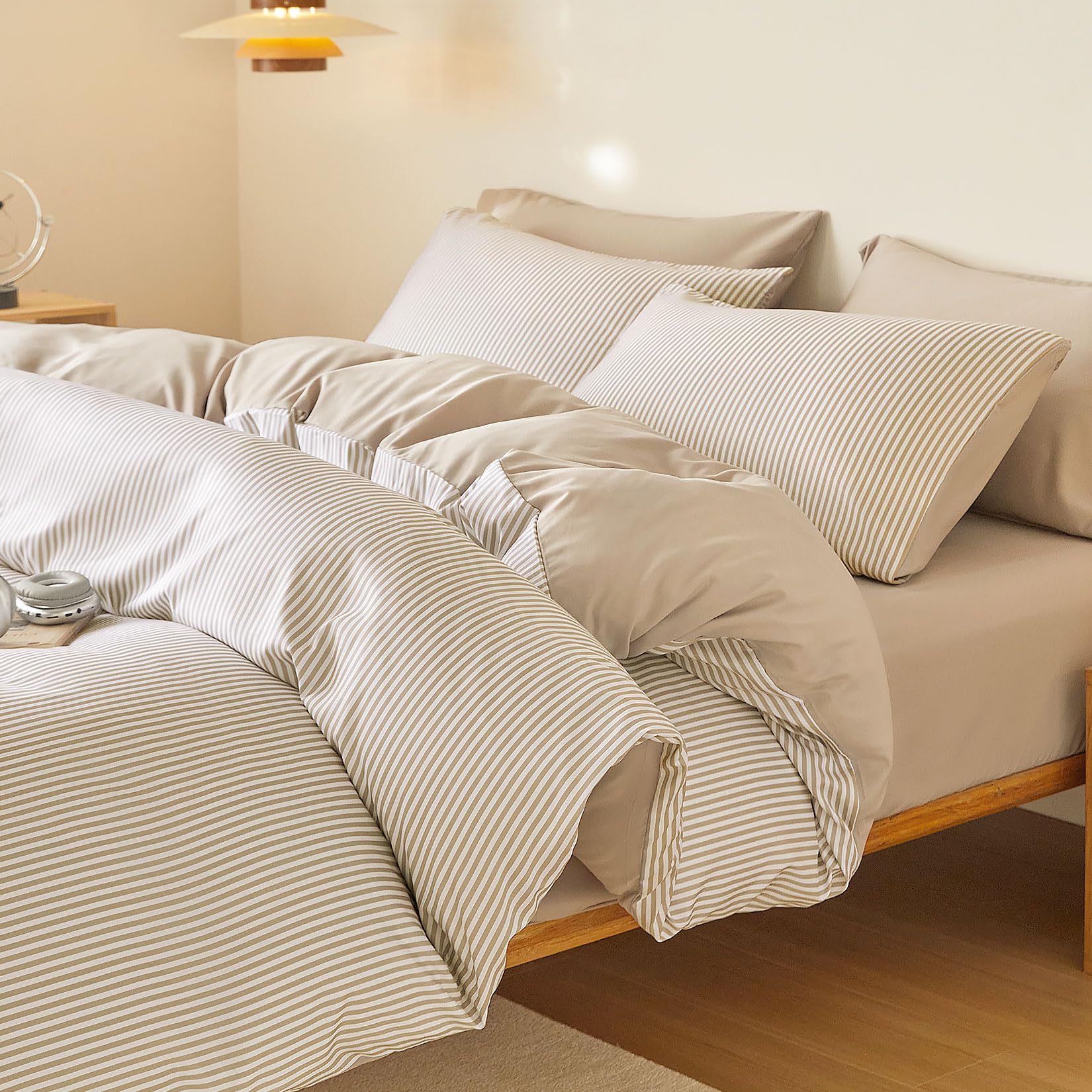 Wake In Cloud - Striped Comforter Set, Ticking Stripe Vertical Pinstripe Neutral Farmhouse Pattern Printed, Soft Lightweight Bedding, 3 Pieces, Blue White, Twin/Twin XL Size