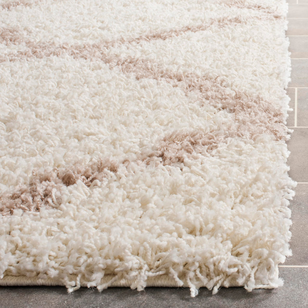 SAFAVIEH Dallas Shag Collection Accent Rug - 2'3" x 4', Beige & Ivory, Trellis Design, Non-Shedding & Easy Care, 1.5-inch Thick Ideal for High Traffic Areas in Entryway, Living Room, Bedroom (SGD257D)