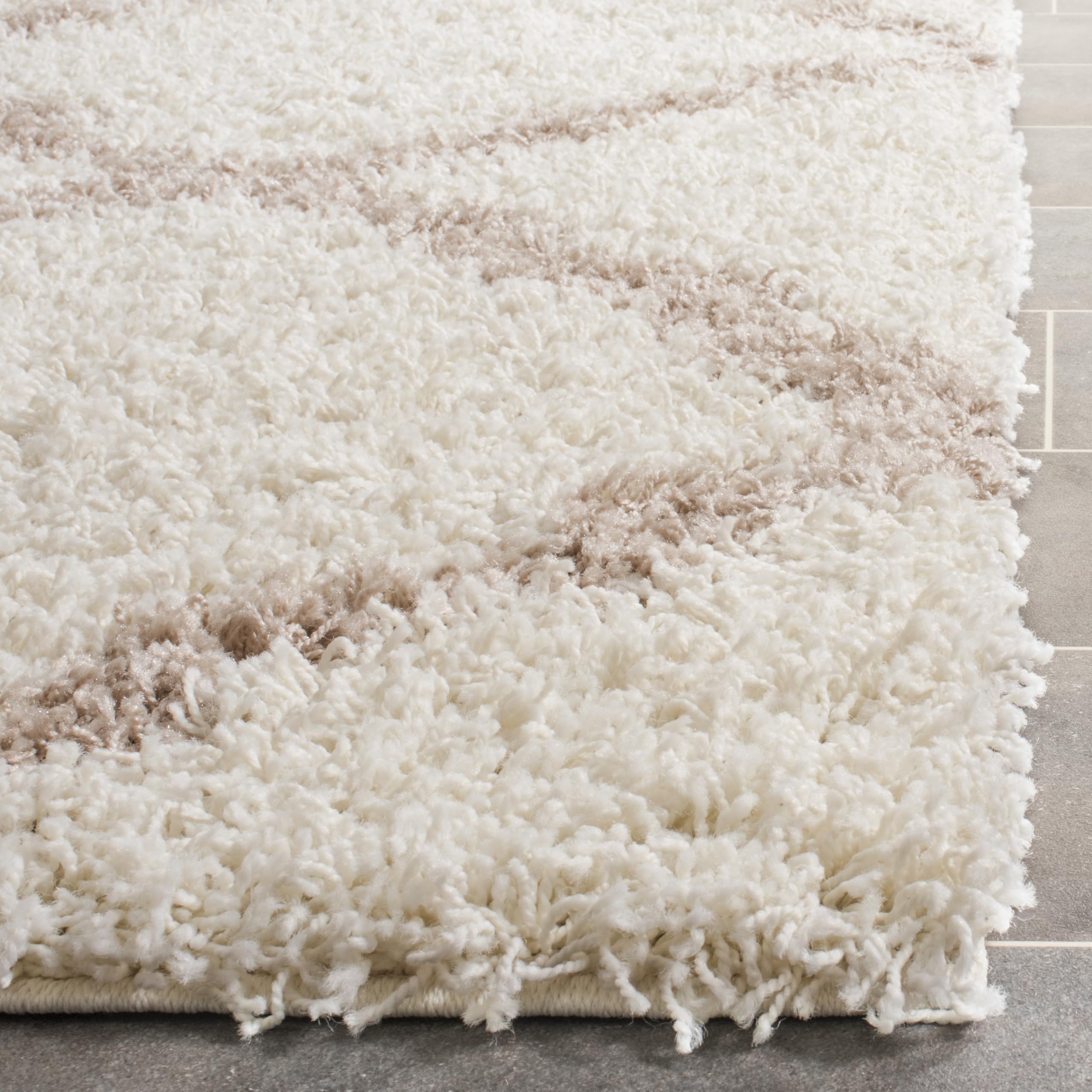 SAFAVIEH Dallas Shag Collection Accent Rug - 2'3" x 4', Beige & Ivory, Trellis Design, Non-Shedding & Easy Care, 1.5-inch Thick Ideal for High Traffic Areas in Entryway, Living Room, Bedroom (SGD257D)