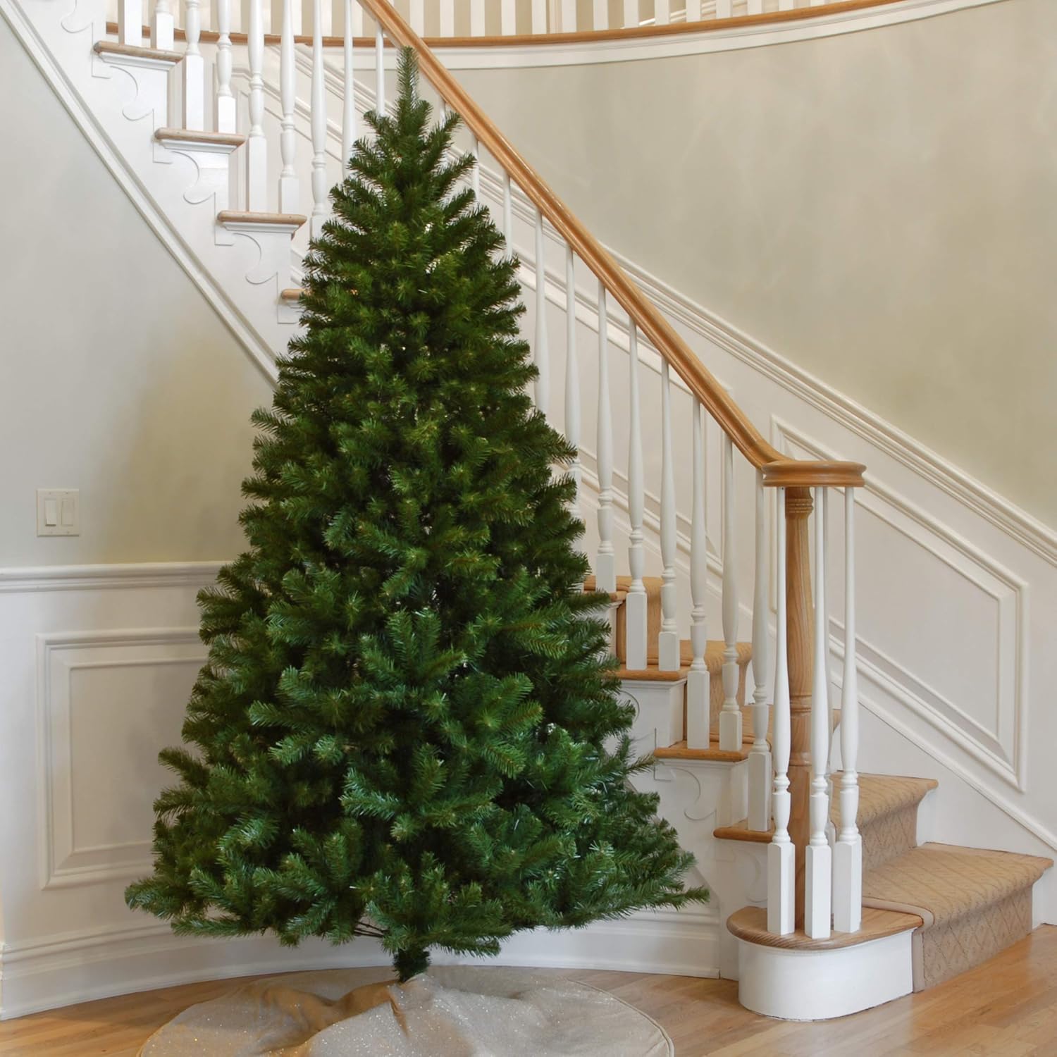 National Tree Company 7.5 ft Unlit North Valley Spruce Artificial Christmas Tree, 1,346 Tips, Includes Stand, Green