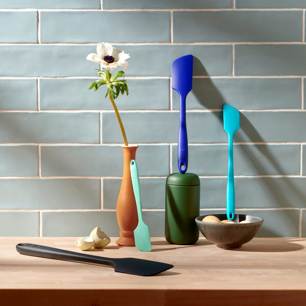GIR: Get It Right Premium Silicone Spatula - Non-Stick Heat Resistant Kitchen Spatula - Perfect for Baking, Cooking, Scraping, and Mixing - Mini - 8 IN, Black