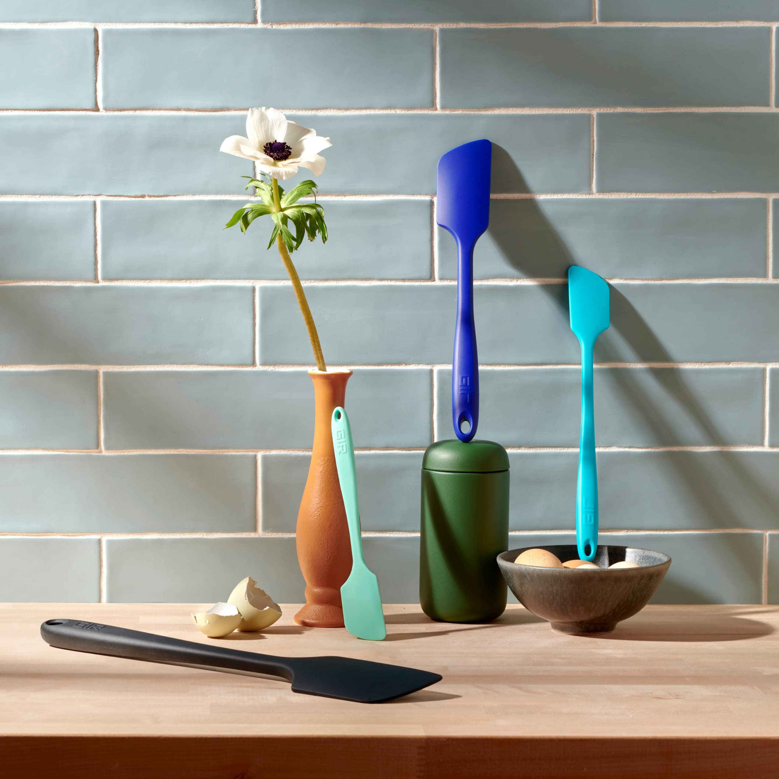 GIR: Get It Right Premium Silicone Spatula - Non-Stick Heat Resistant Kitchen Spatula - Perfect for Baking, Cooking, Scraping, and Mixing - Mini - 8 IN, Black