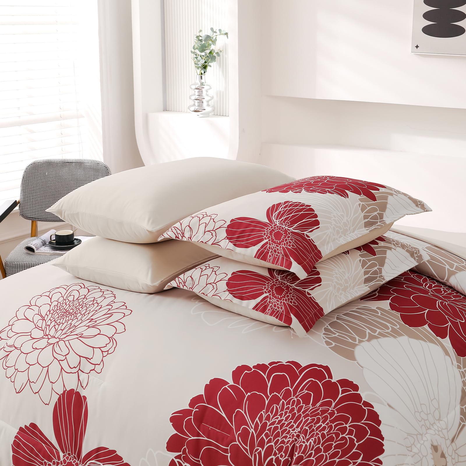 Yiran 7 Pieces Bed in a Bag Blue Floral Comforter Set Queen Size Flowers Comforter Set Soft Microfiber Bedding Set (1 Comforter 1 Flat Sheet 1 Fitted Sheet 2 Pillowshams 2 Pillowcases)