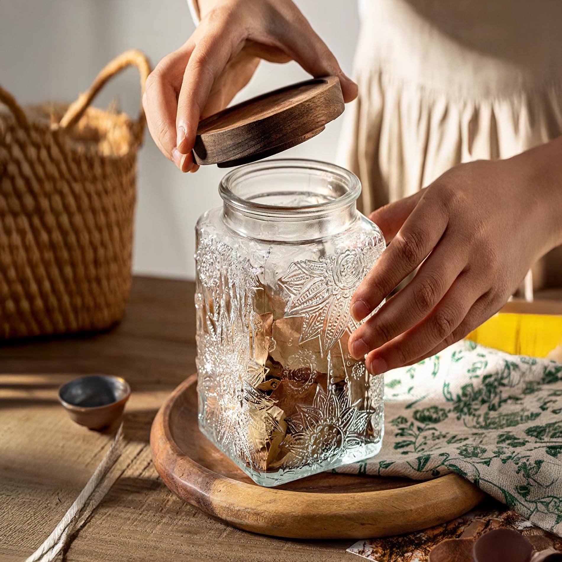 Custde Glass Storage Jars With Airtight Lid, 23.7oz Container For Kitchen Counter with Wooden Lid, brown sugar, candy, coffee, cookie, salt, tea, cute Jar (35oz Large Begonia Flowers)