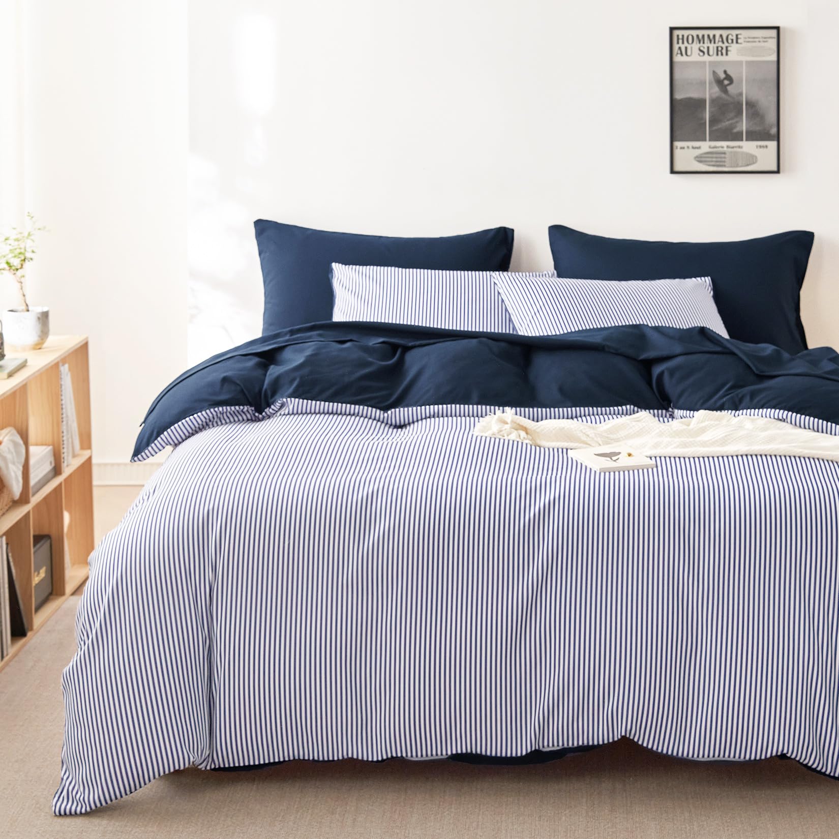 Wake In Cloud - Striped Comforter Set, Ticking Stripe Vertical Pinstripe Neutral Farmhouse Pattern Printed, Soft Lightweight Bedding, 3 Pieces, Blue White, Twin/Twin XL Size