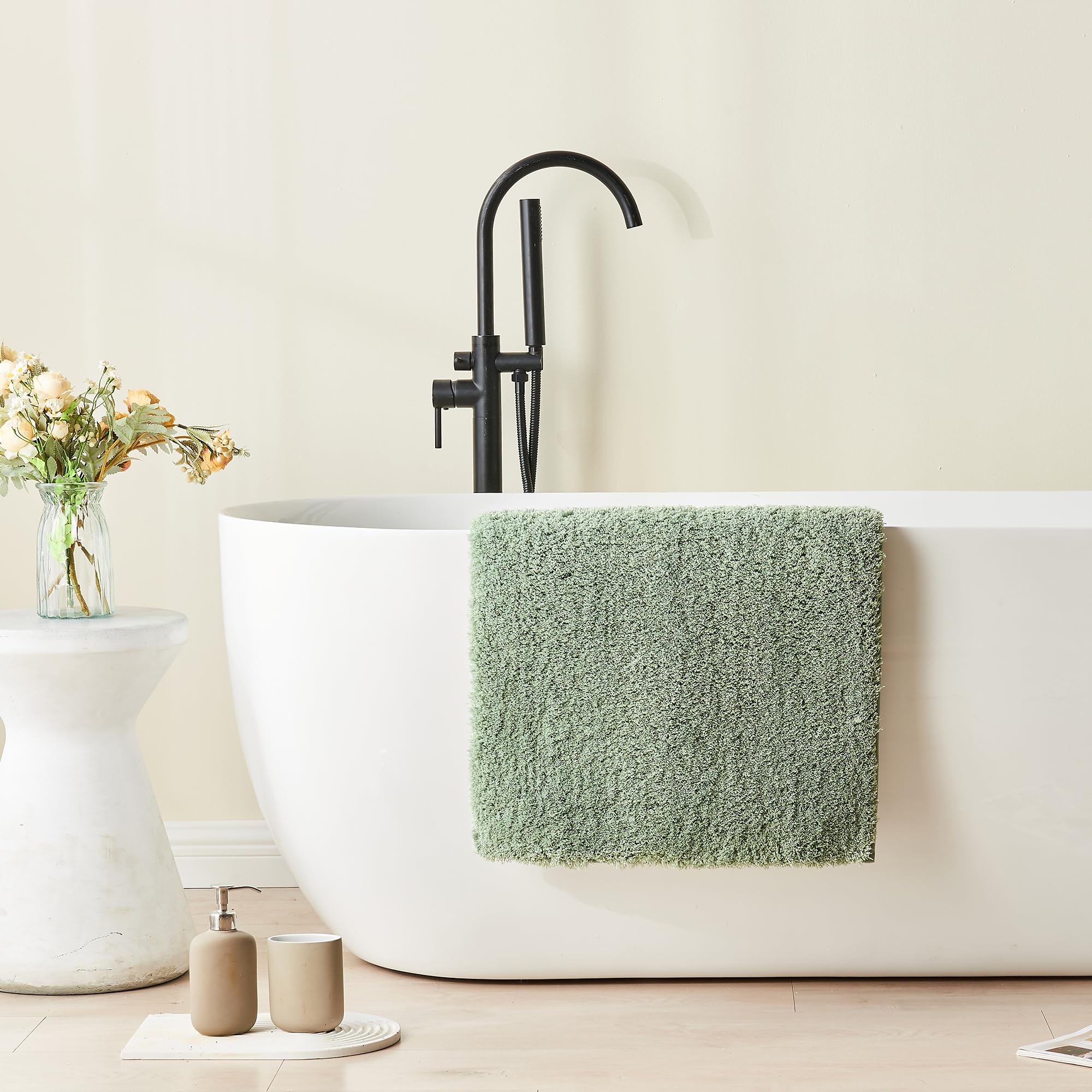 CozeCube Circle Fleece Bath mats for Bathroom, Fluffy Absorbent, Melange Quick Dry Microfiber Bath Rugs, Non Slip Washable Shower Mat Gifts, Brown, 24" X 16"