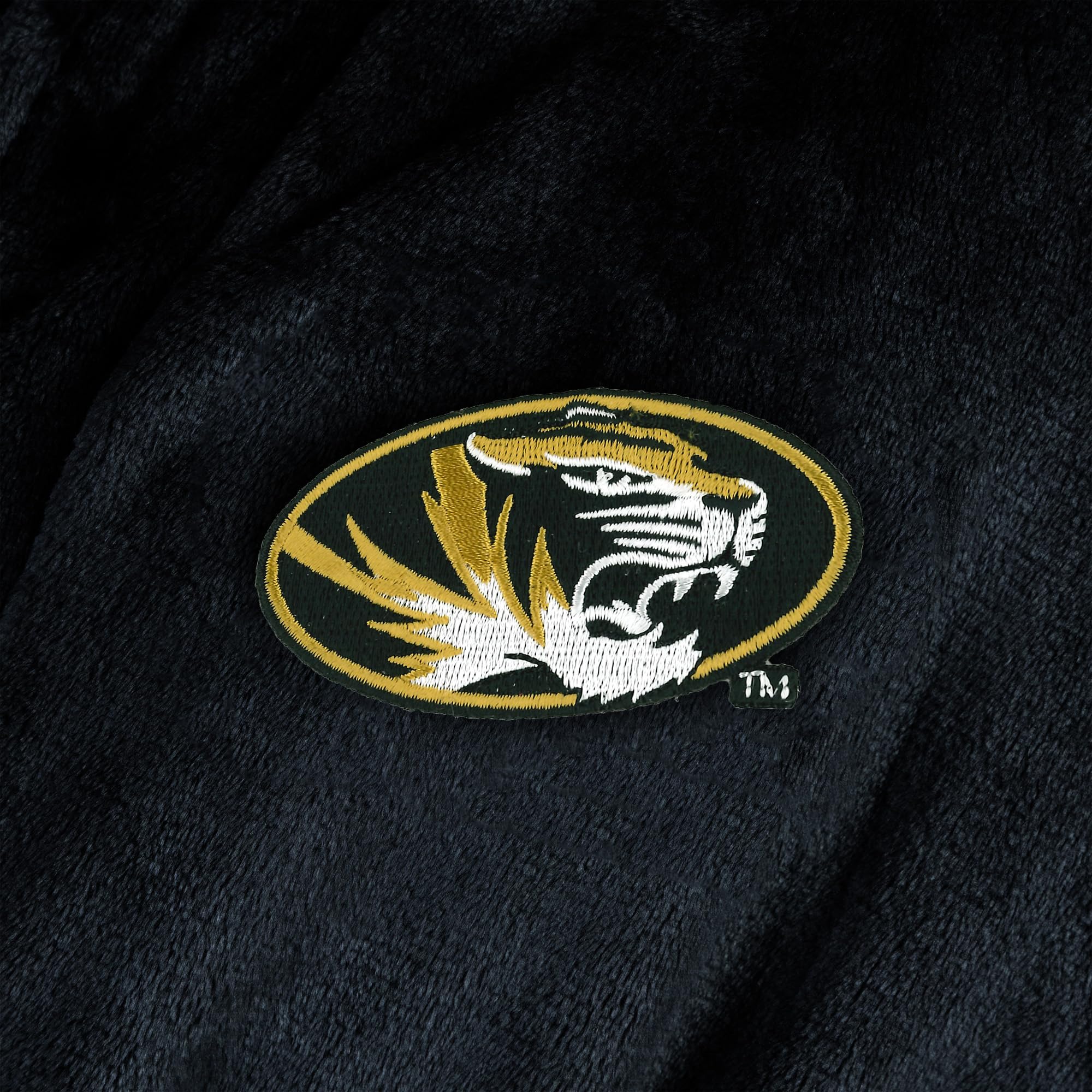Northwest NCAA Adult Unisex Silk Touch Bathrobe, Officially Licensed Loungewear, Soft Plush Polyester