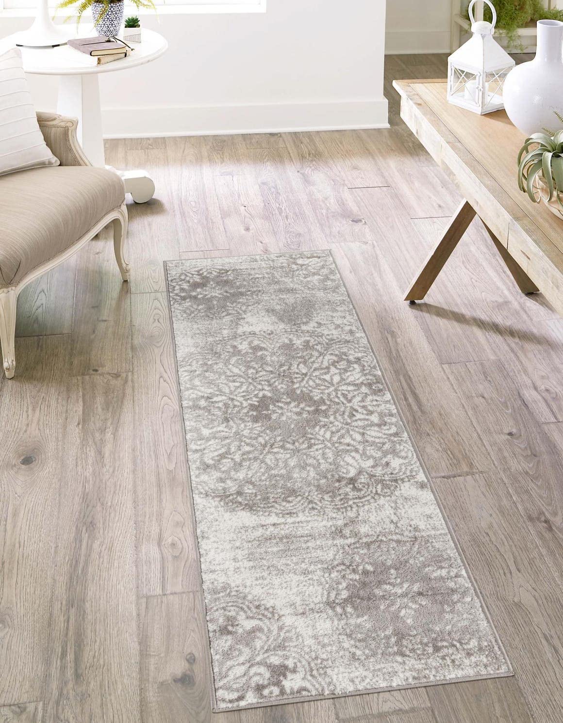 Unique Loom Sofia Collection Area Rug - Grand (2' 2" x 3' 1" Rectangle, Beige/ Ivory)