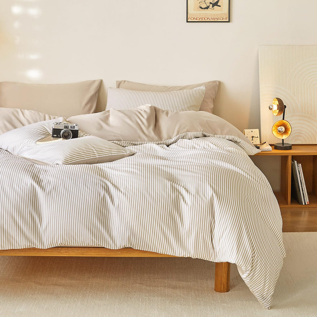Wake In Cloud - Striped Comforter Set, Ticking Stripe Vertical Pinstripe Neutral Farmhouse Pattern Printed, Soft Lightweight Bedding, 3 Pieces, Blue White, Twin/Twin XL Size