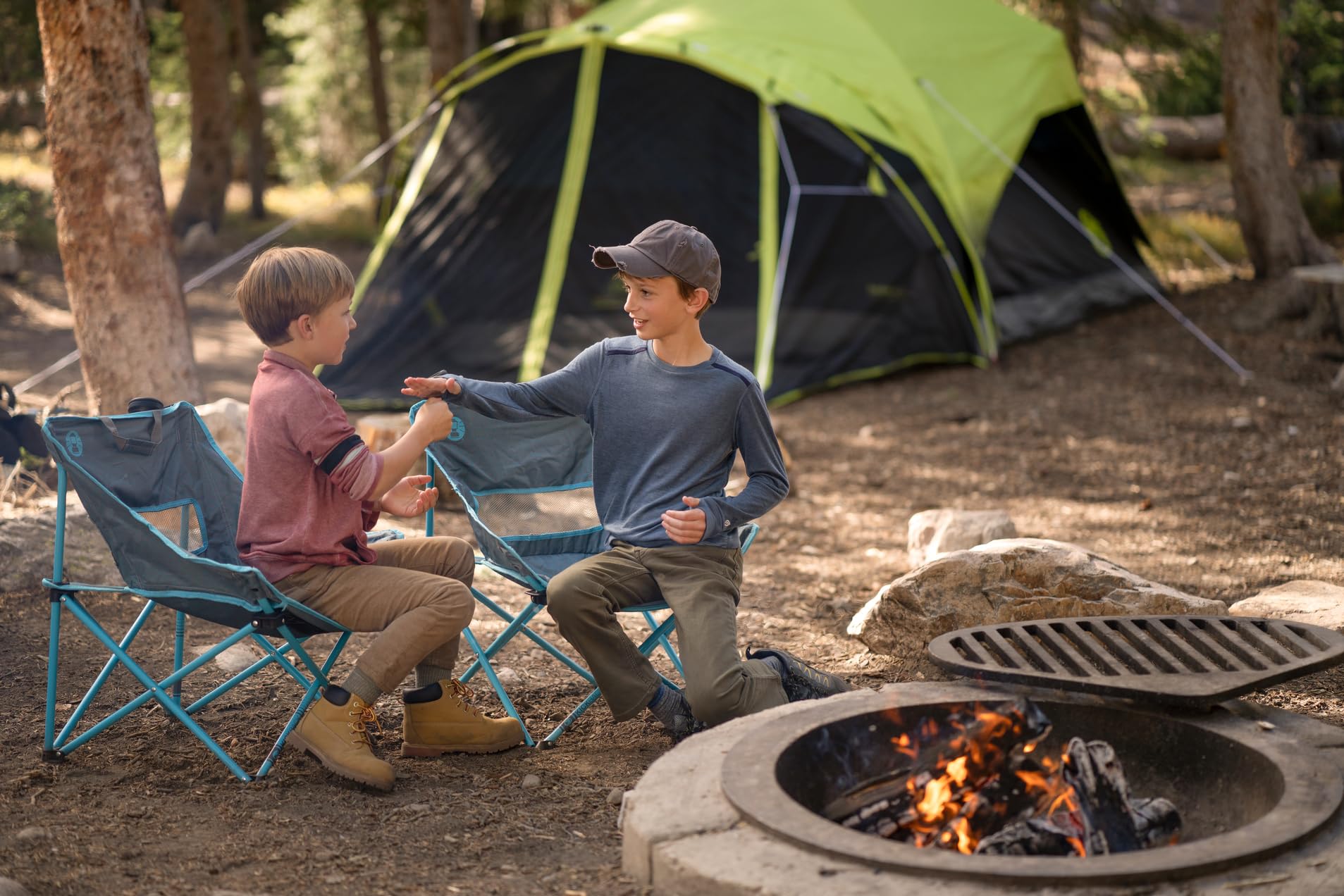 Coleman Carlsbad Dark Room Tent with Screened Porch, 4/6 Person Tent Blocks 90% of Sunlight to Keep Inside Cool, Weatherproof Shelter with Easy Setup