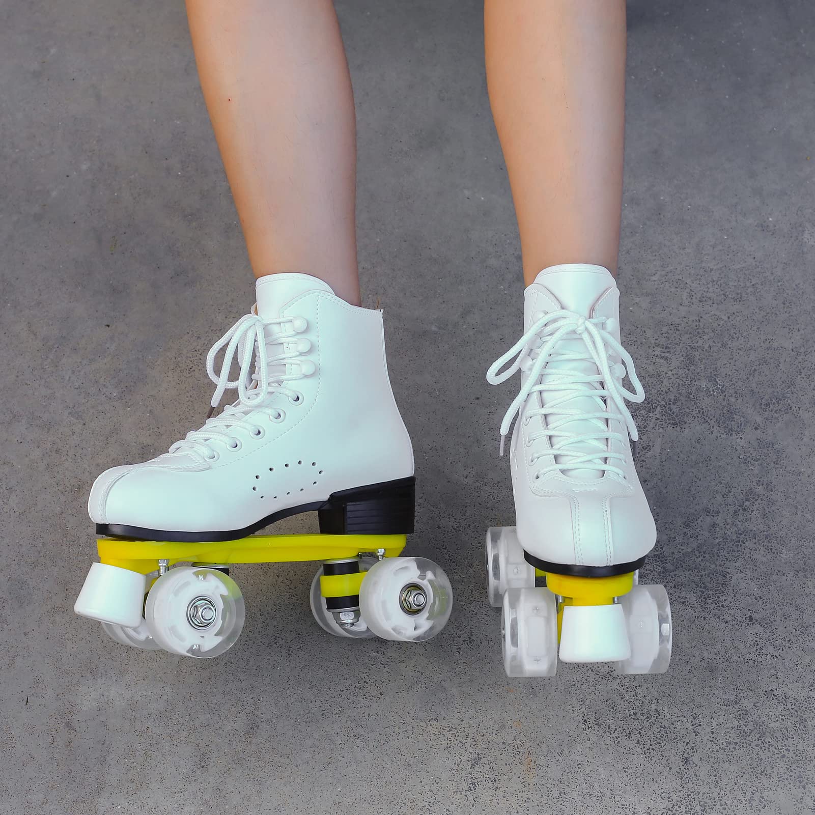 Roller Skates for Men and Women, Black Derby Roller Skates with 4 Shiny Wheel, Classic Double-Row Roller Skates for Indoor and Outdoor