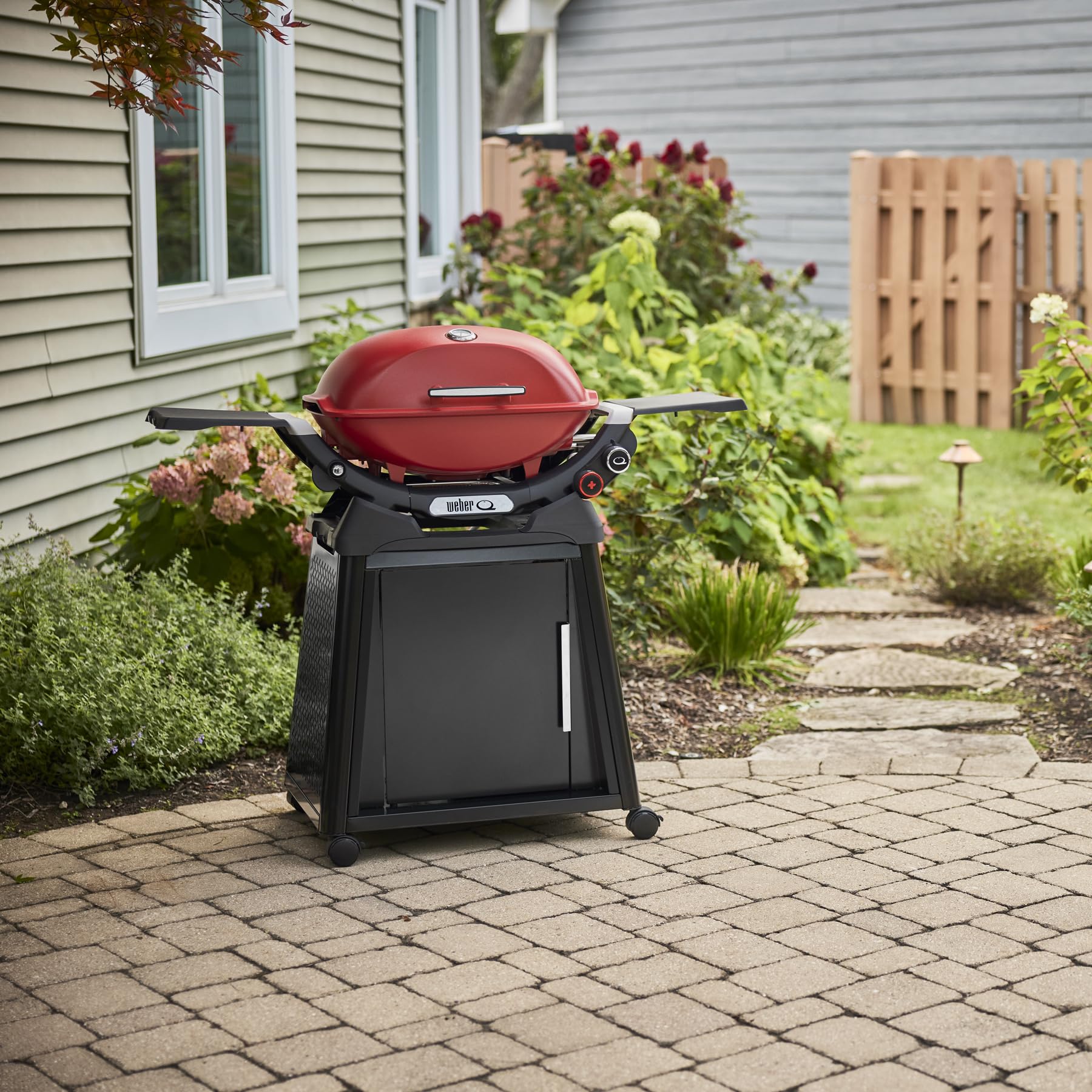 Weber Q 2800N+ Liquid Propane Grill with Stand, Charcoal Grey – Wide 250°–700°F Temp Range with Plus Burner for Searing, Low‑Temp Roasting & High-Dome Lid