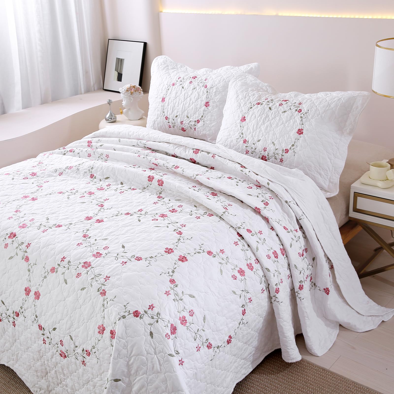 vctops 3-Piece Floral Embroidered Bedspread Coverlet Set Twin Size 100% Cotton Reversible Patchwork 1 Quilt and 2 Pillow Shams (Flower,Twin)