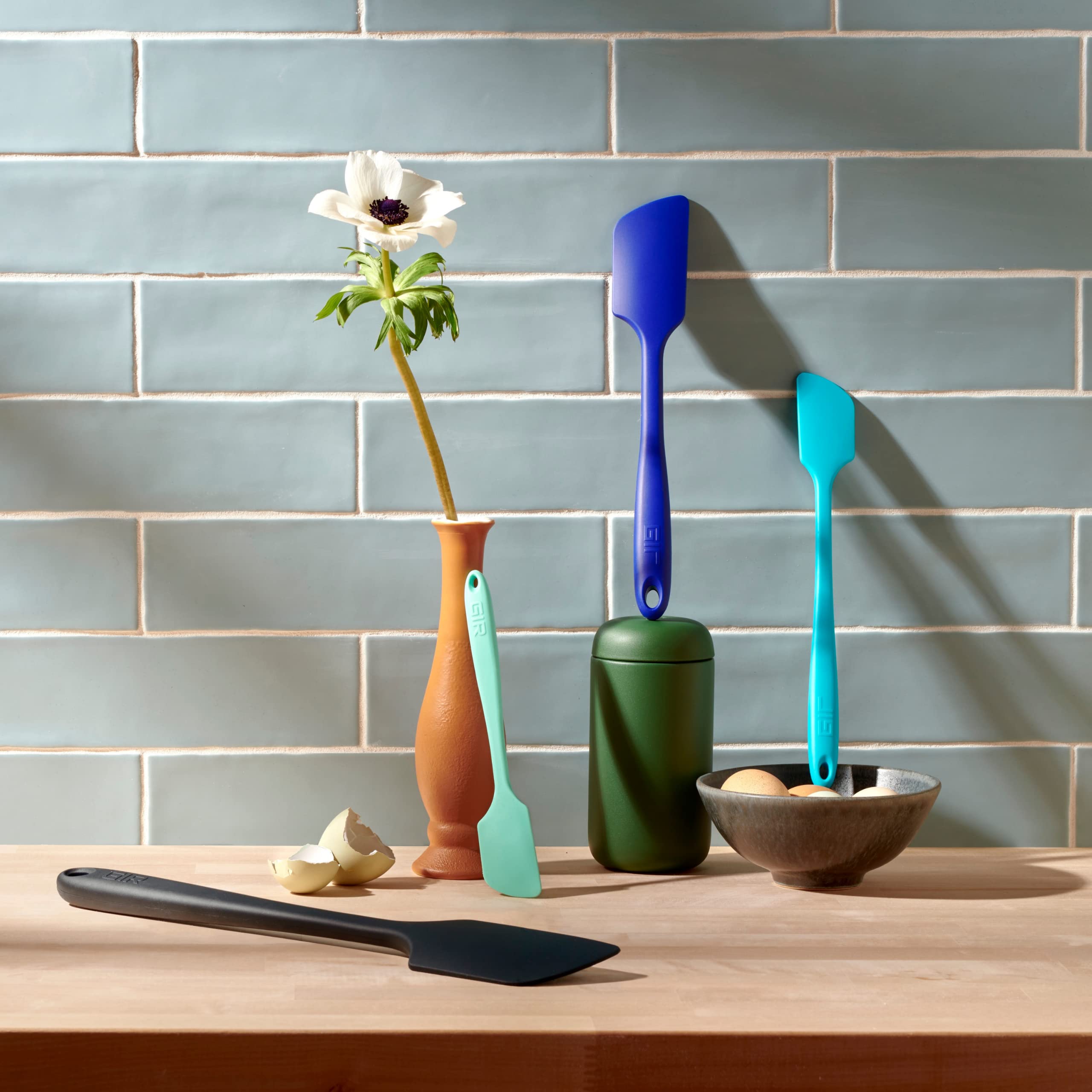 GIR: Get It Right Premium Silicone Spatula - Non-Stick Heat Resistant Kitchen Spatula - Perfect for Baking, Cooking, Scraping, and Mixing - Mini - 8 IN, Black