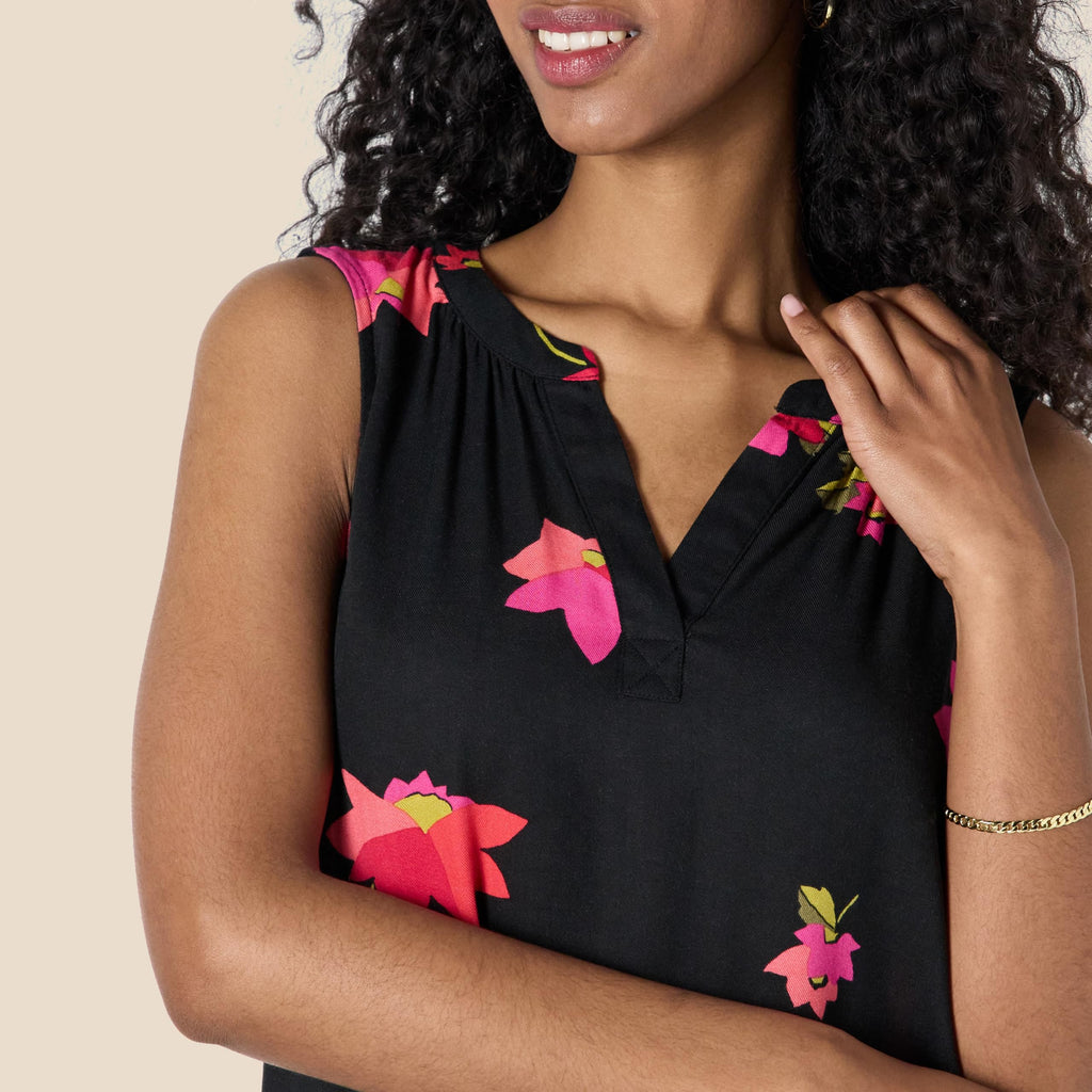 Amazon Essentials Women's Sleeveless Woven A-line V Neck Shift Dress