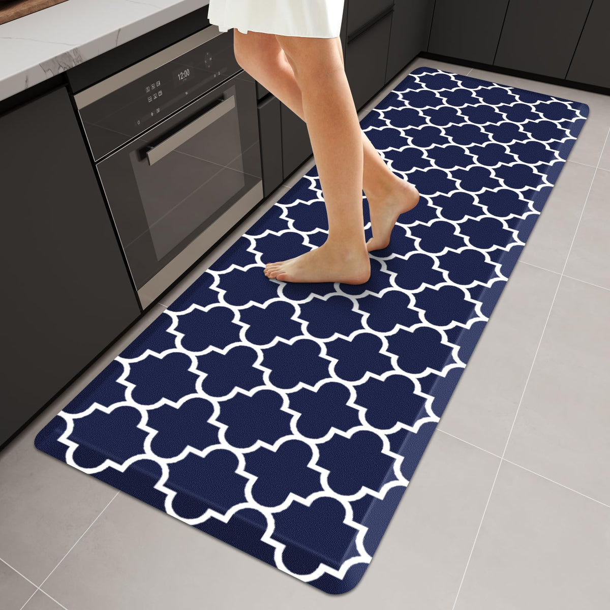 WISELIFE Anti-Fatigue Cushioned Kitchen Mat / Rug ,17.3"x 28",Non Slip Heavy Duty PVC Ergonomic Waterproof Comfort Rugs for Floor Home, Office, Sink, Laundry,Black