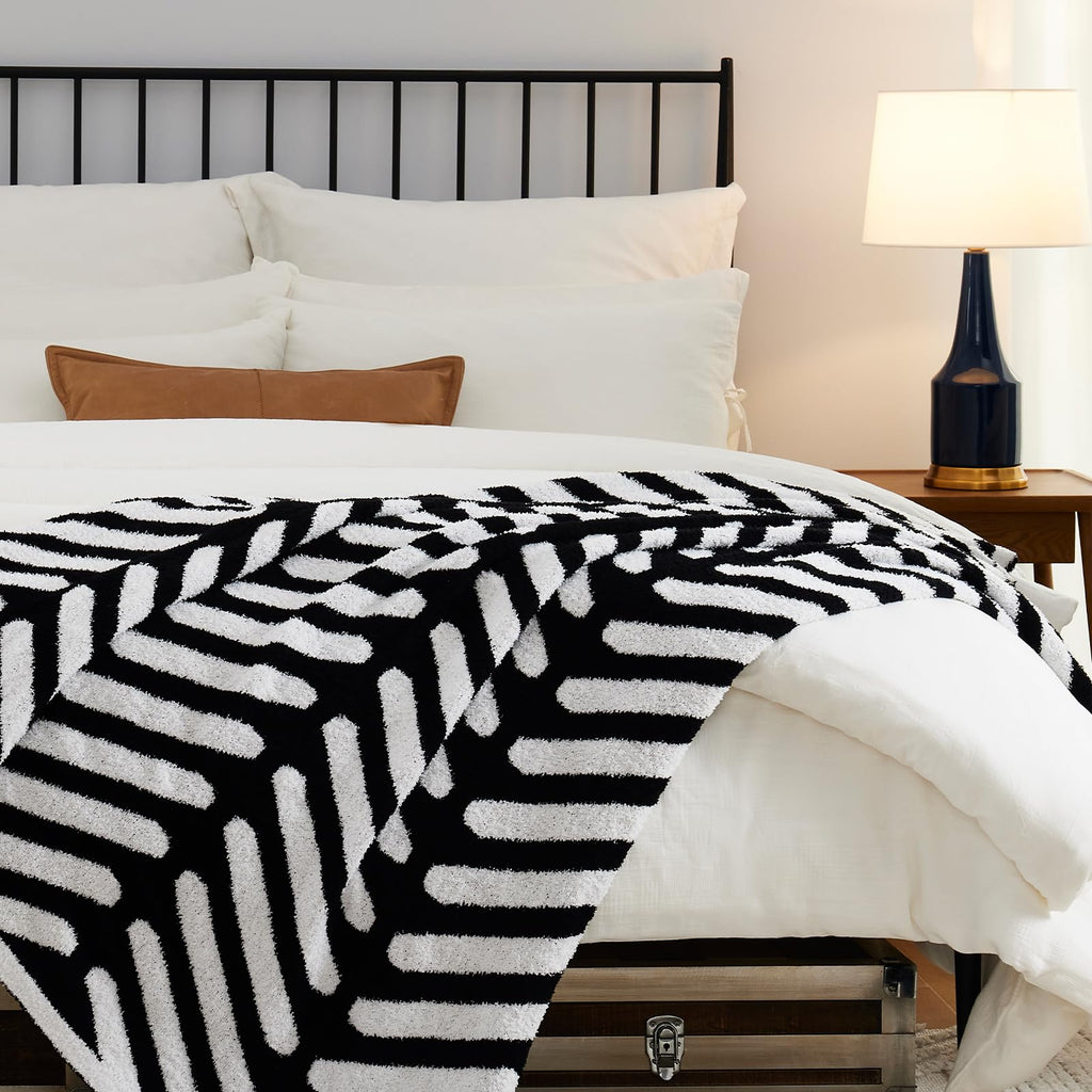 Checkered Throw Blanket, Black Soft Cozy Fluffy Knitted Throw Blankets for Couch, Sofa, Bed, Chair, Warm Fuzzy Travel Picnic Lightweight Plaid Blanket, 50x70 inches