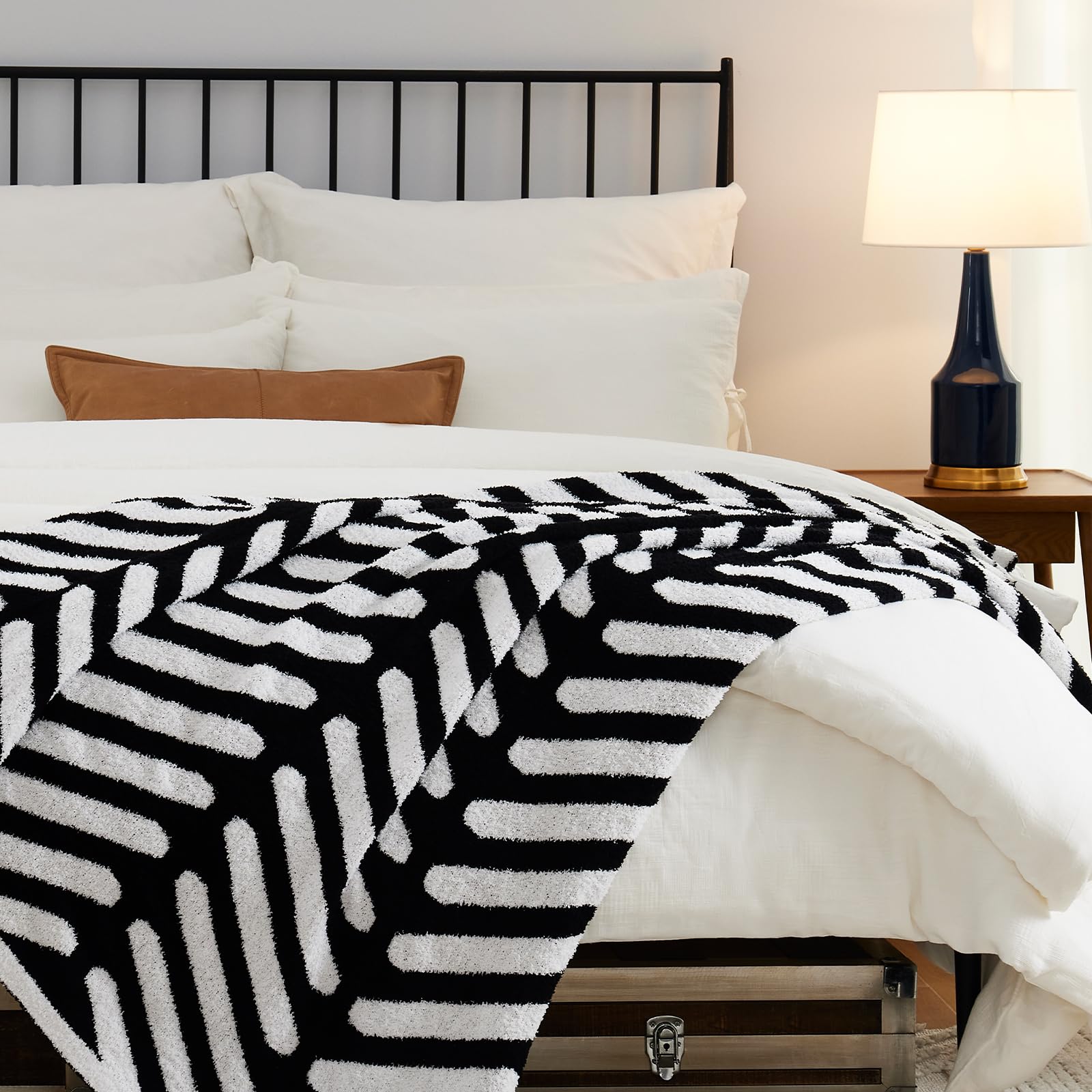 Checkered Throw Blanket, Black Soft Cozy Fluffy Knitted Throw Blankets for Couch, Sofa, Bed, Chair, Warm Fuzzy Travel Picnic Lightweight Plaid Blanket, 50x70 inches