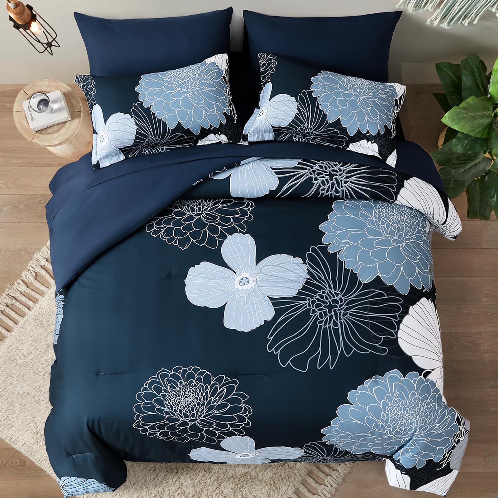 Yiran 7 Pieces Bed in a Bag Blue Floral Comforter Set Queen Size Flowers Comforter Set Soft Microfiber Bedding Set (1 Comforter 1 Flat Sheet 1 Fitted Sheet 2 Pillowshams 2 Pillowcases)