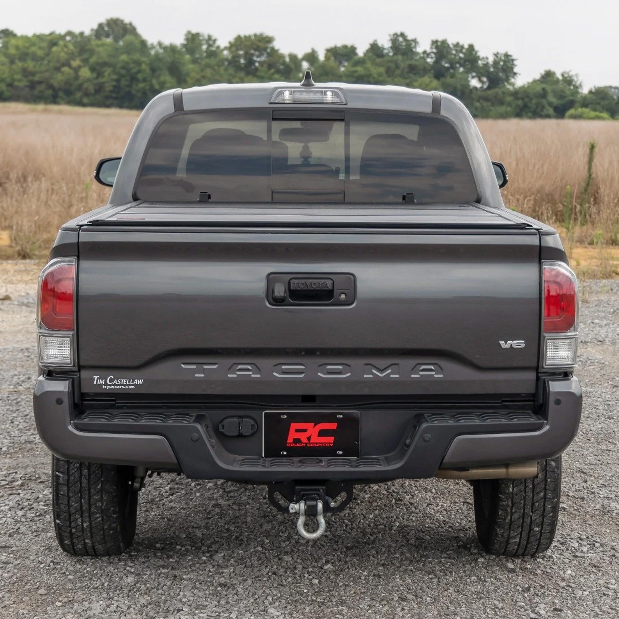 Rough Country Hard Tri-Fold Tonneau Cover for Toyota Tacoma (2016–2023) - Low-Profile Aluminum Truck Bed Cover, Fits 5' Bed (60.5")