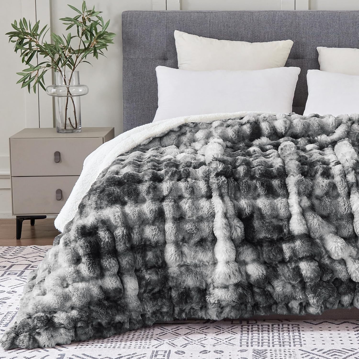 50x60 Inches Ultra-Soft Fuzzy Faux Fur Plush Throw Blanket - Thick, Warm Sherpa for Couch, Sofa, Bedroom, Camping - Decorative Blanket for Cozy Warmth, Bubble Grey