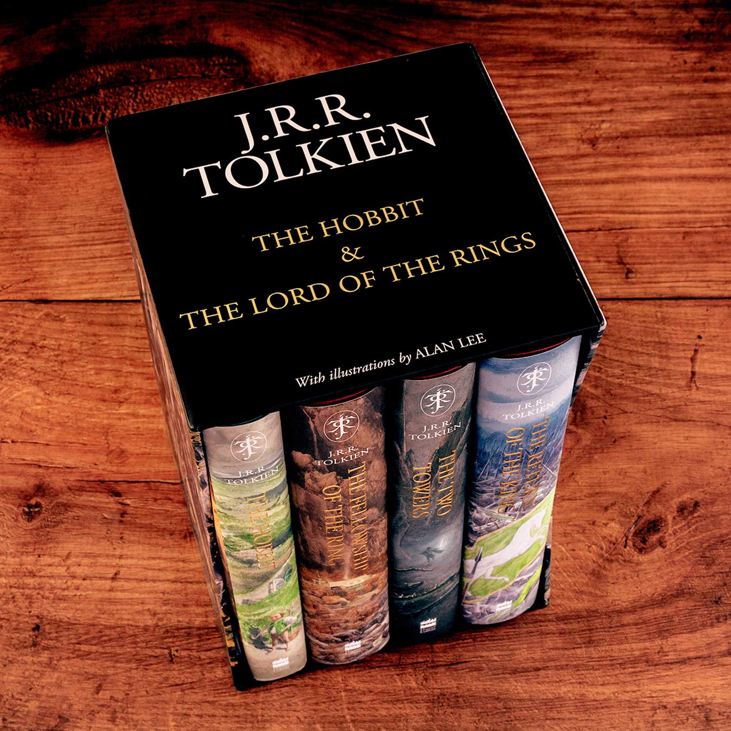 The Hobbit & The Lord of the Rings Boxed Set: Illustrated edition