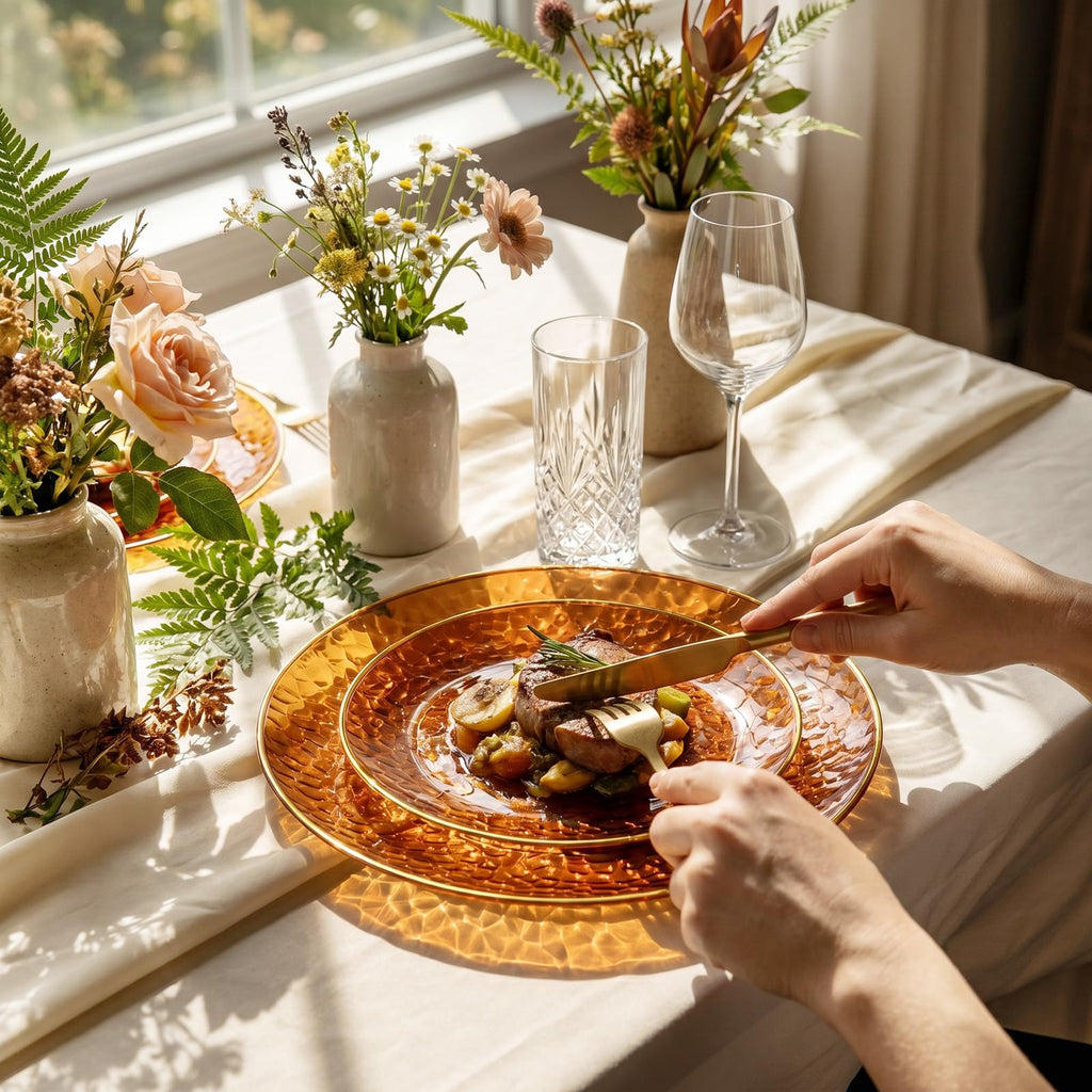 Rubtlamp 100Pcs Amber Gold Plastic Plates, Disposable Plates With Gold Rim, Heavy-duty Party Platos, Hammered Plastic Plates Include 50 Clear Dessert Plates, 50 Dinner Plates for Party